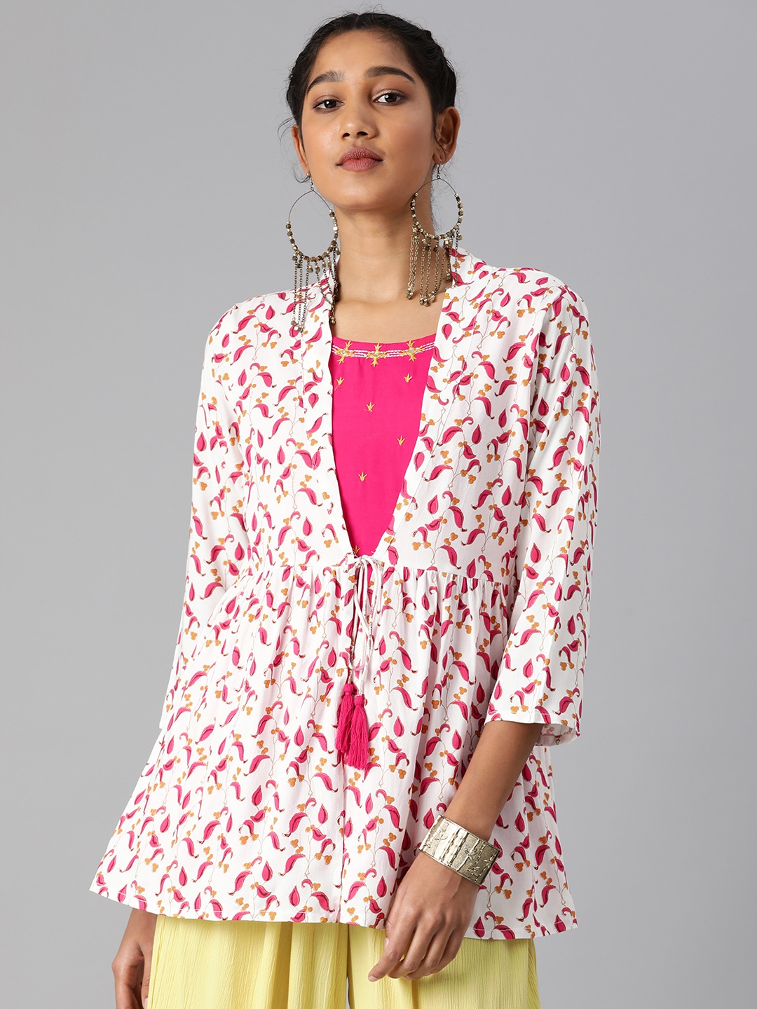 

MALHAAR White & Pink Ethnic Motifs Print Kurti with Attached Jacket