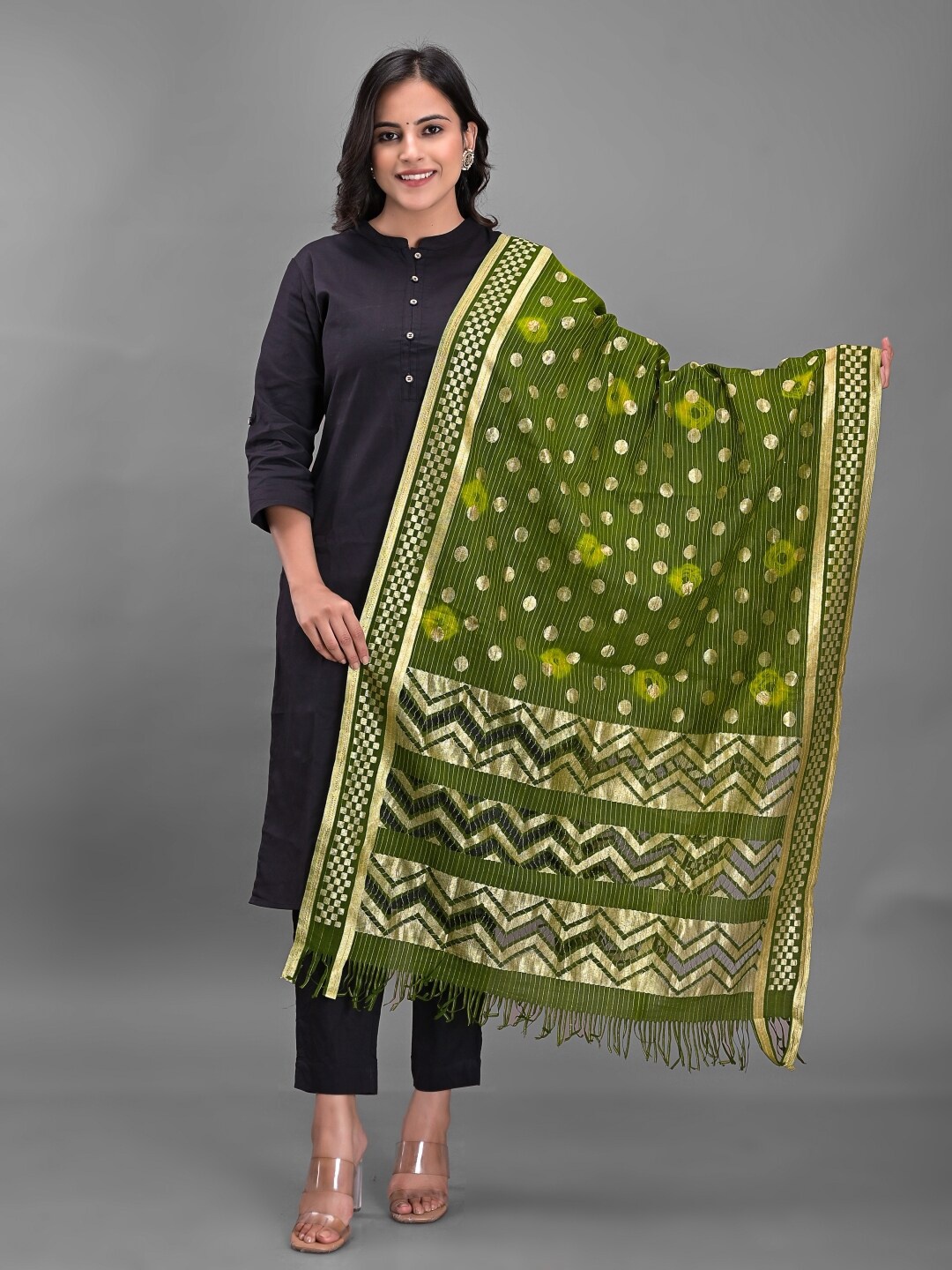 

Apratim Green & Gold-Toned Woven Design Dupatta with Zari