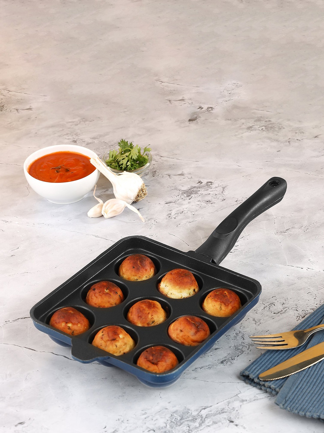 

Vinod Blue Blue Solid Cookware Non-Stick Aluminium Paniyarakkal without Lid