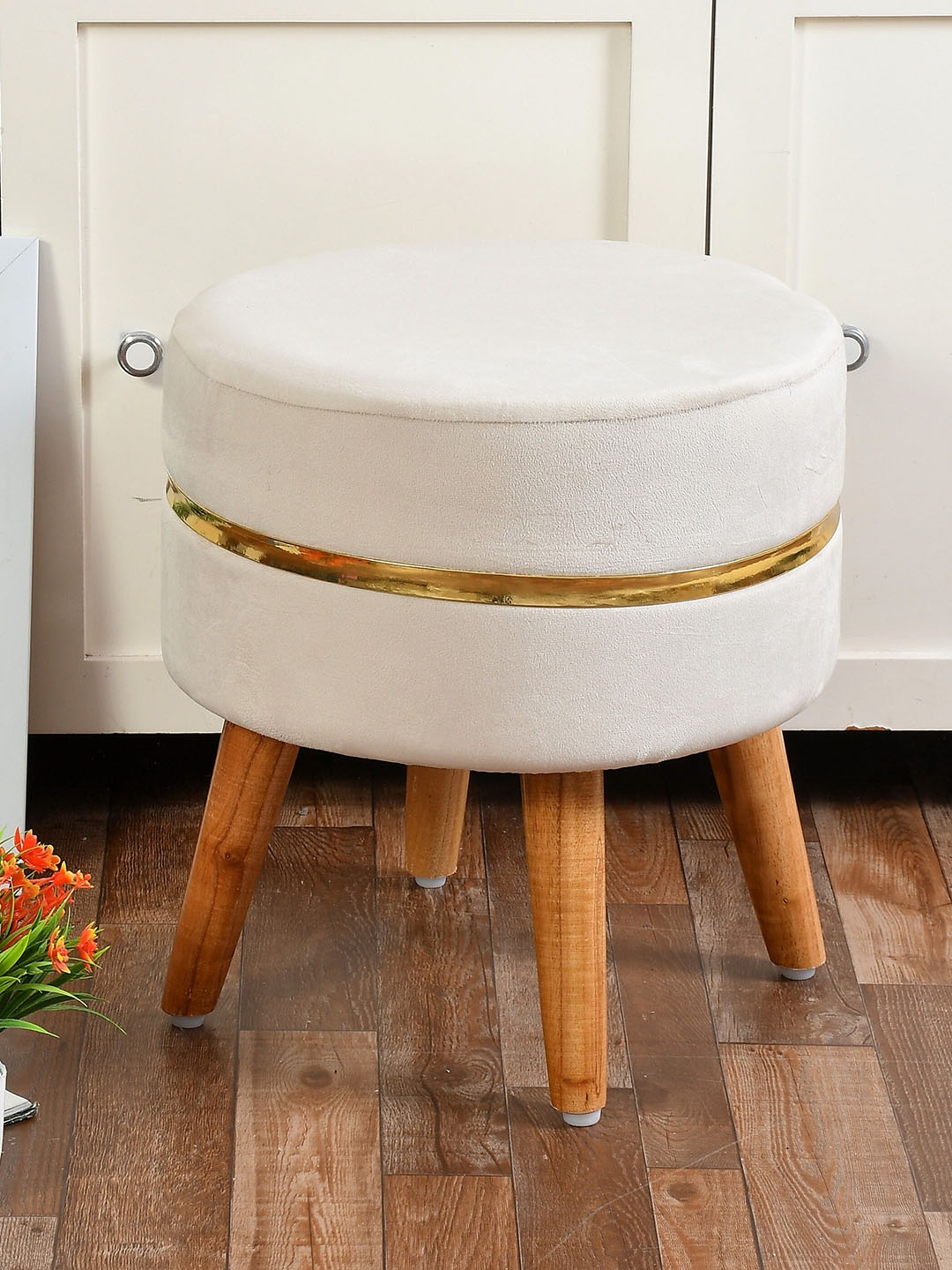 

RIANCE CREATIONS Cream-COloured Solid Seating Ottomans