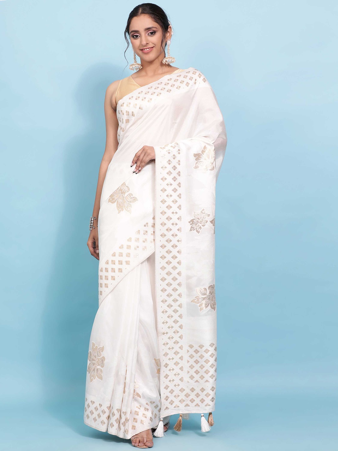 

DUNGRANI Women White & Gold-Toned Floral Zari Art Silk Banarasi Saree
