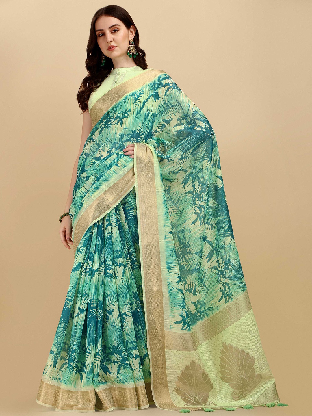 

DUNGRANI Women Sea Green & Gold-Toned Floral Zari Silk Cotton Saree