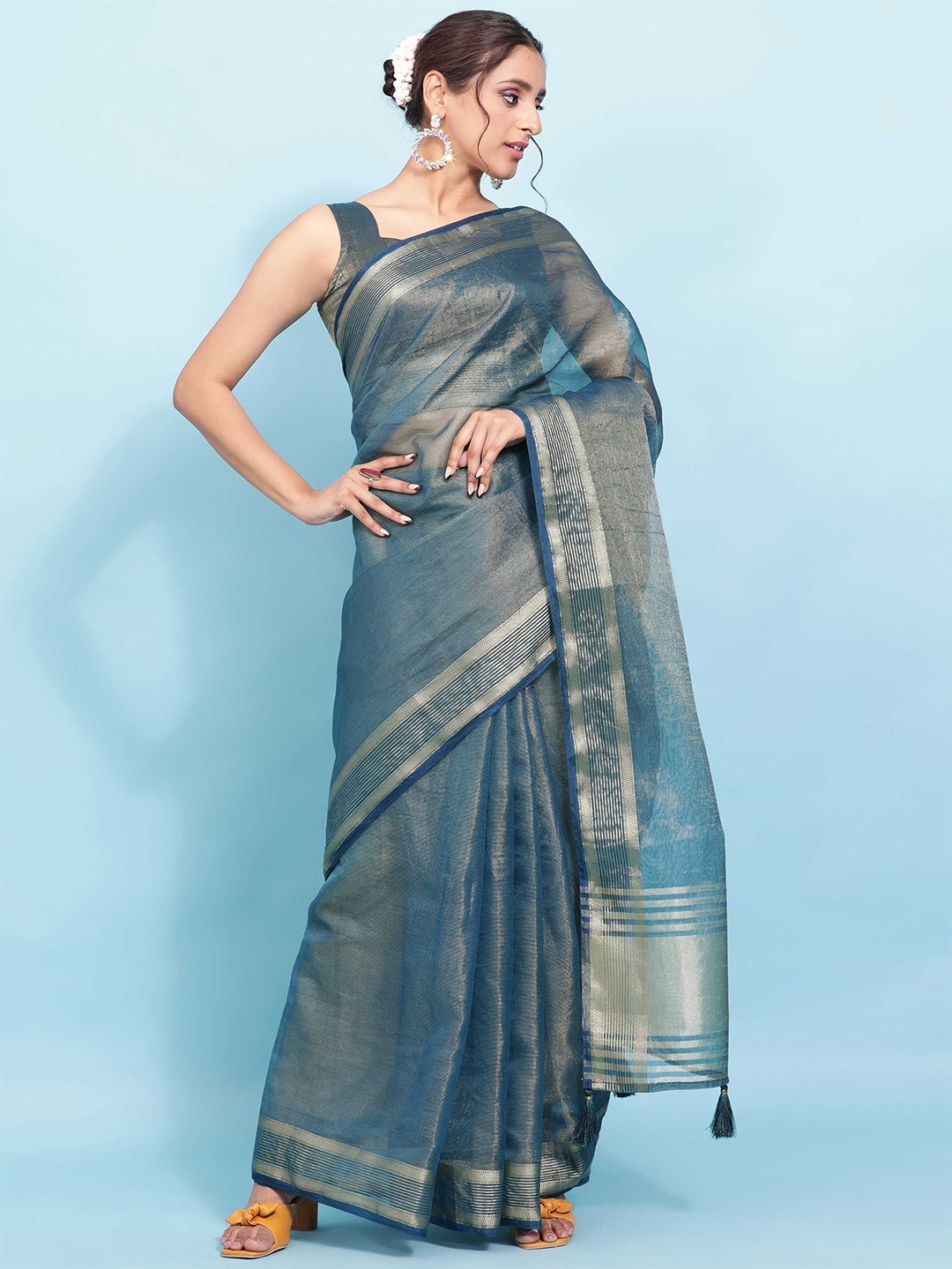 

DUNGRANI Women Navy Blue & Gold-Toned Striped Zari Tissue Maheshwari Saree