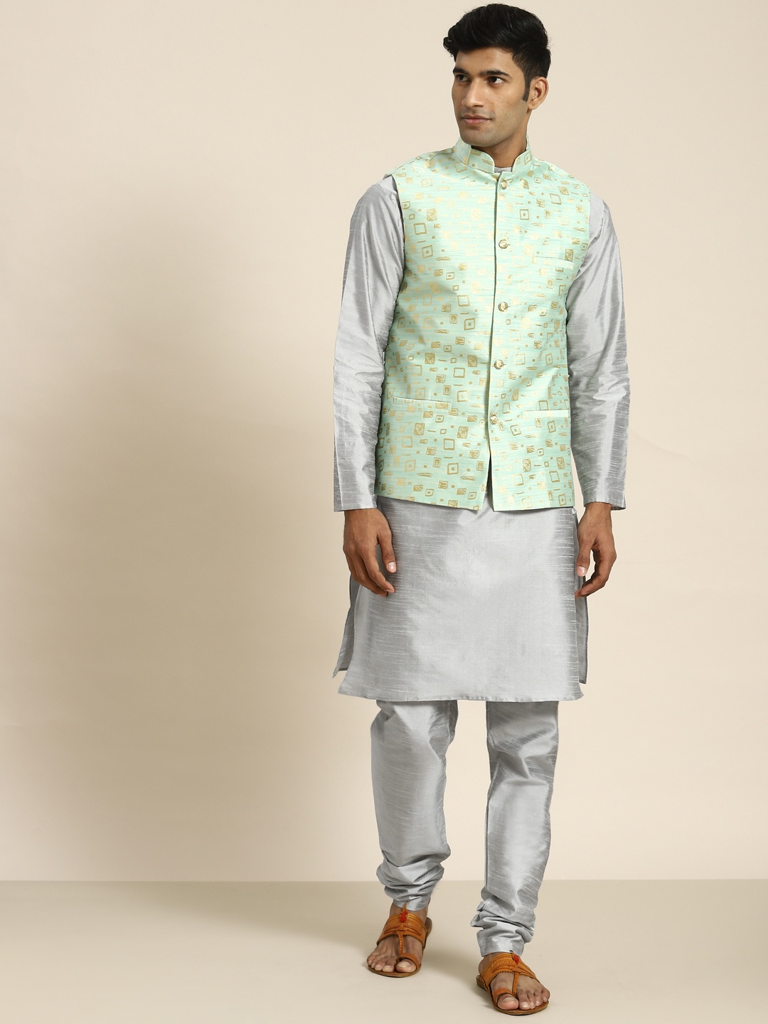 

SOJANYA Men Woven Design Kurta with Churidar with Nehru Jacket, Grey