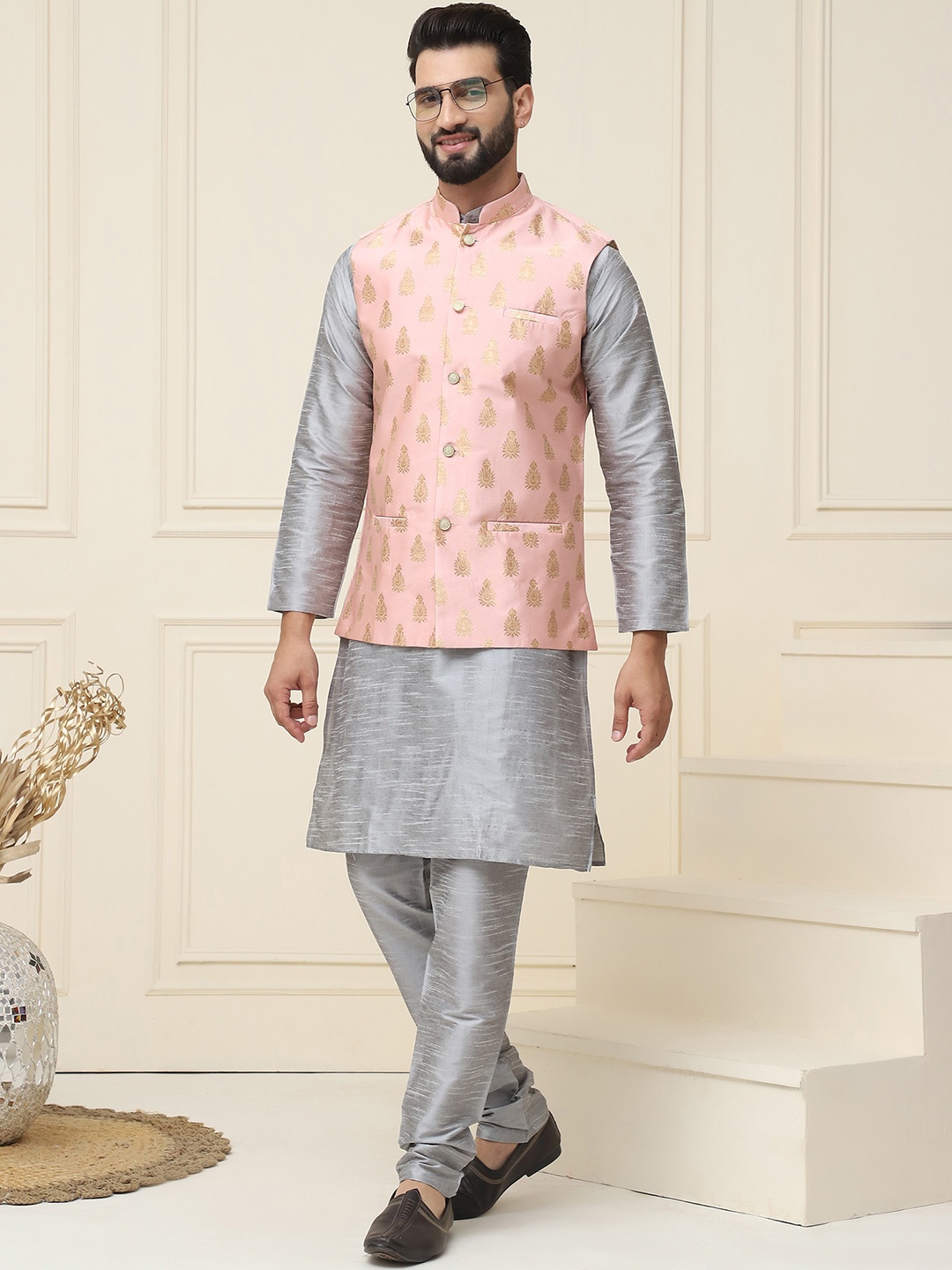 

SOJANYA Men Woven Design Kurta with Churidar with Nehru Jacket, Grey
