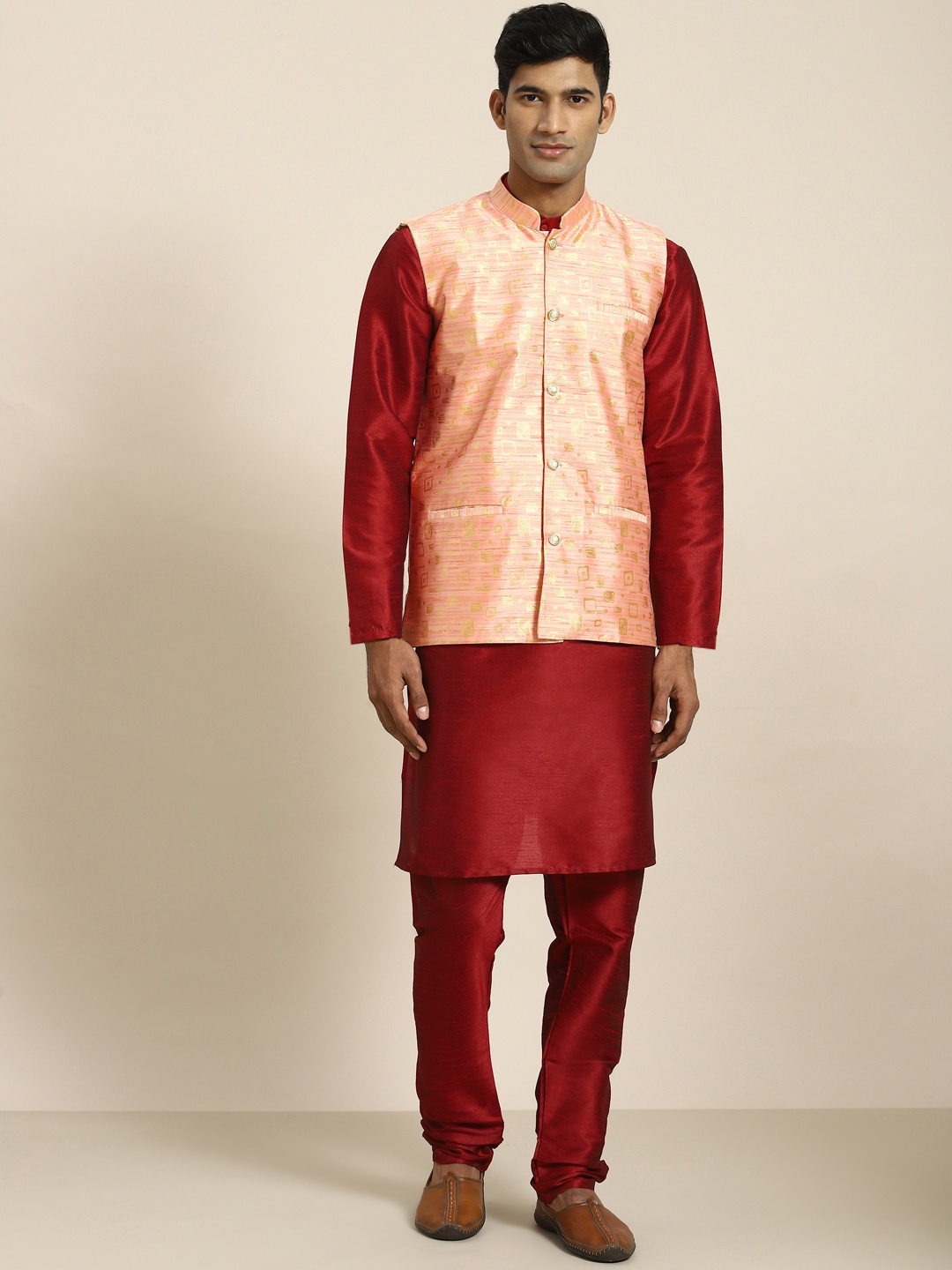

SOJANYA Men Woven Design Kurta with Churidar with Nehru Jacket, Maroon