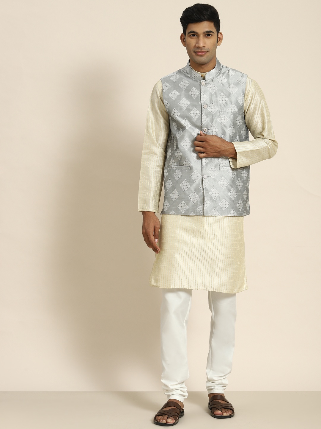 

SOJANYA Men Woven Design Kurta with Churidar with Nehru Jacket, Cream