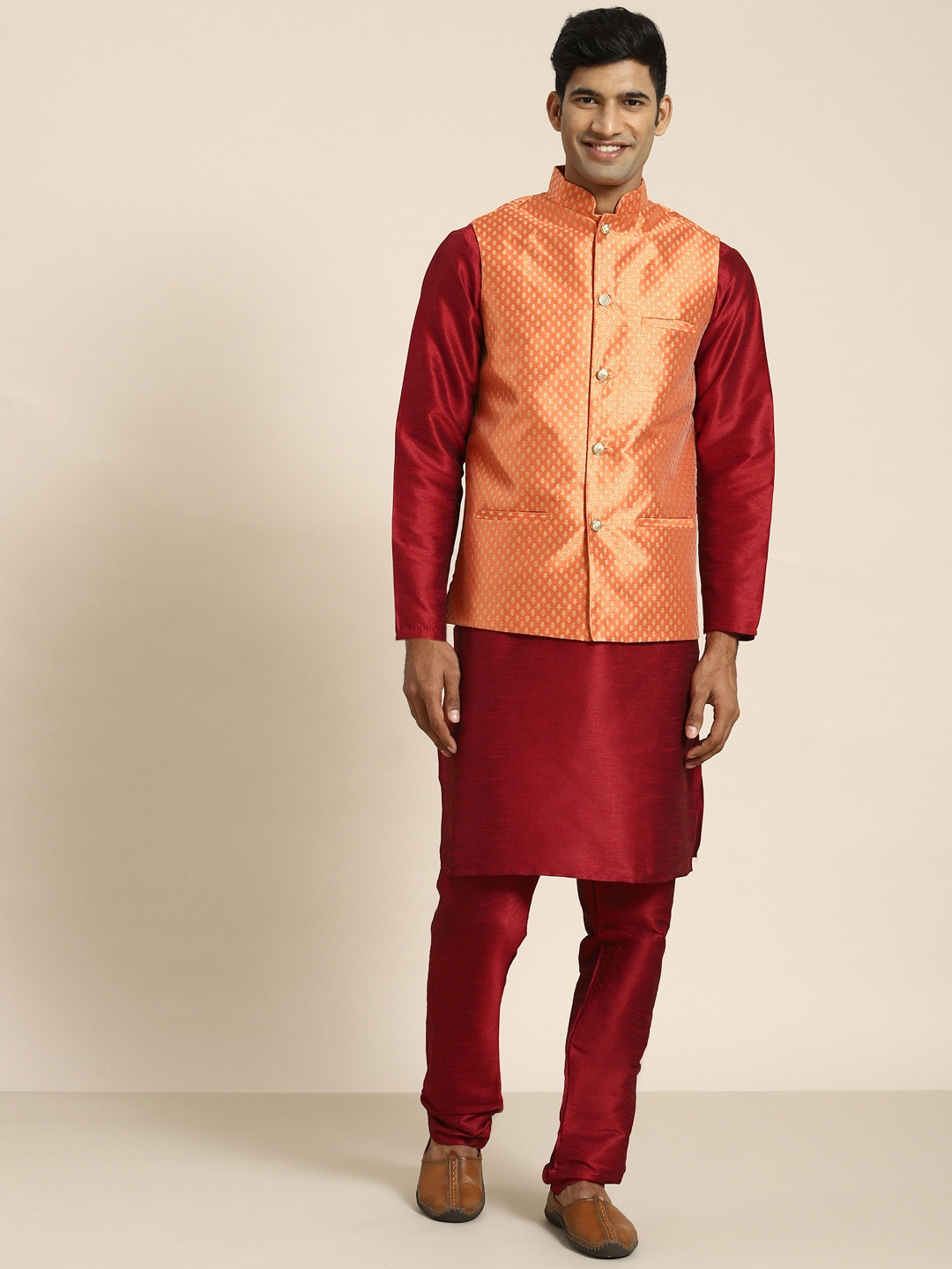 

SOJANYA Men Woven Design Kurta with Churidar with Nehru Jacket, Maroon