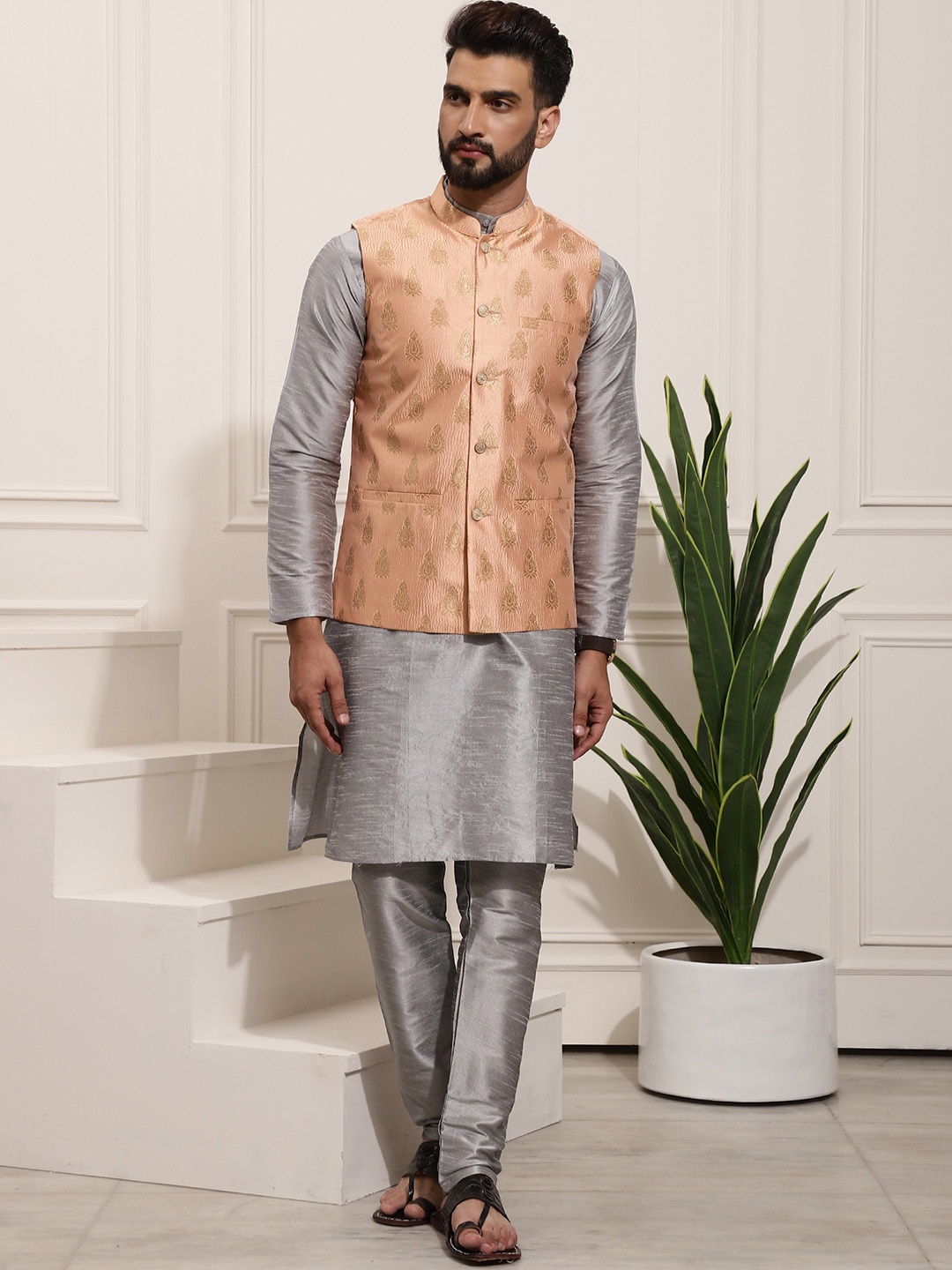 

SOJANYA Men Woven Design Kurta with Churidar with Nehru Jacket, Grey