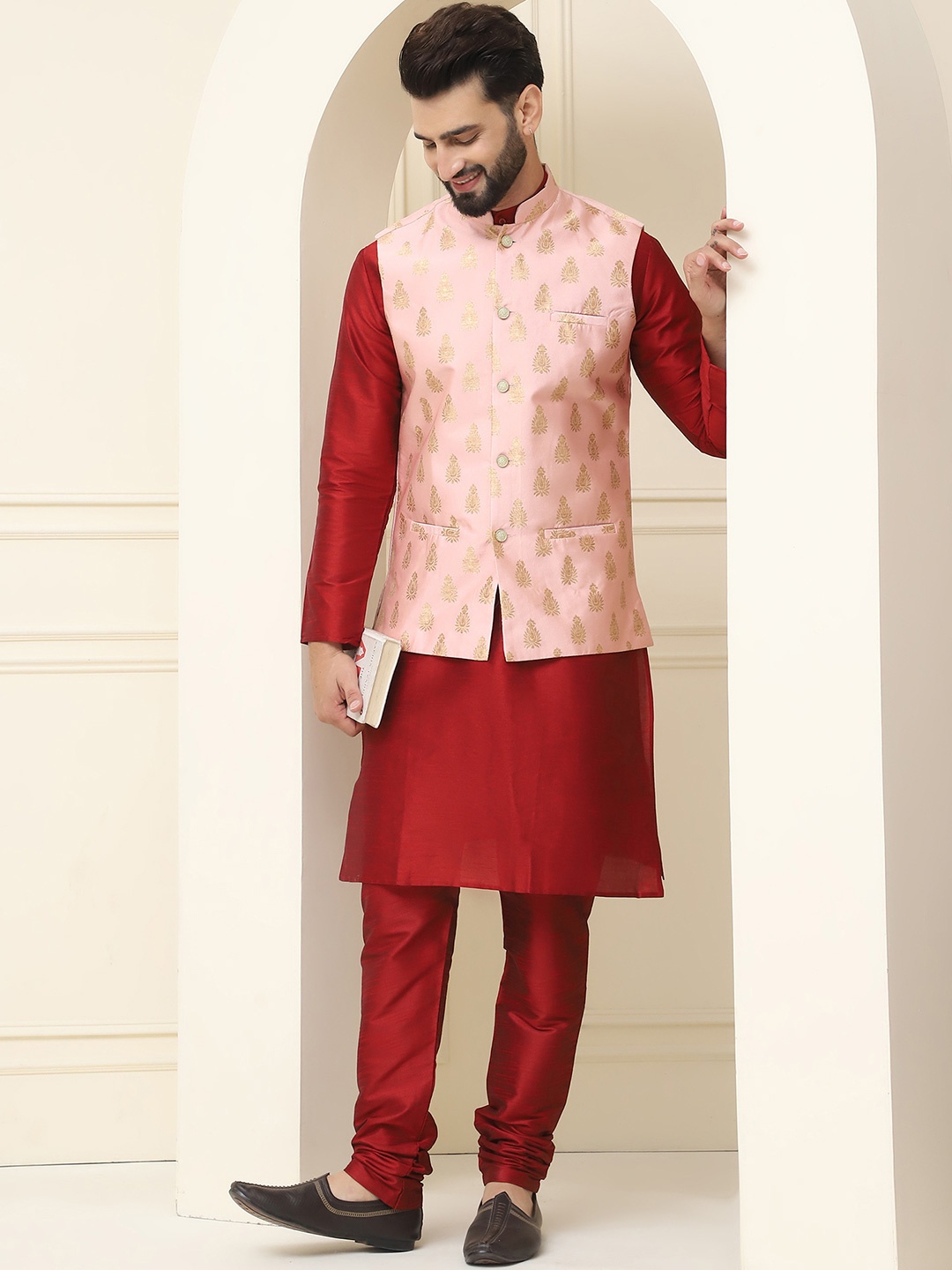 

SOJANYA Men Woven Design Kurta with Churidar with Nehru Jacket, Maroon