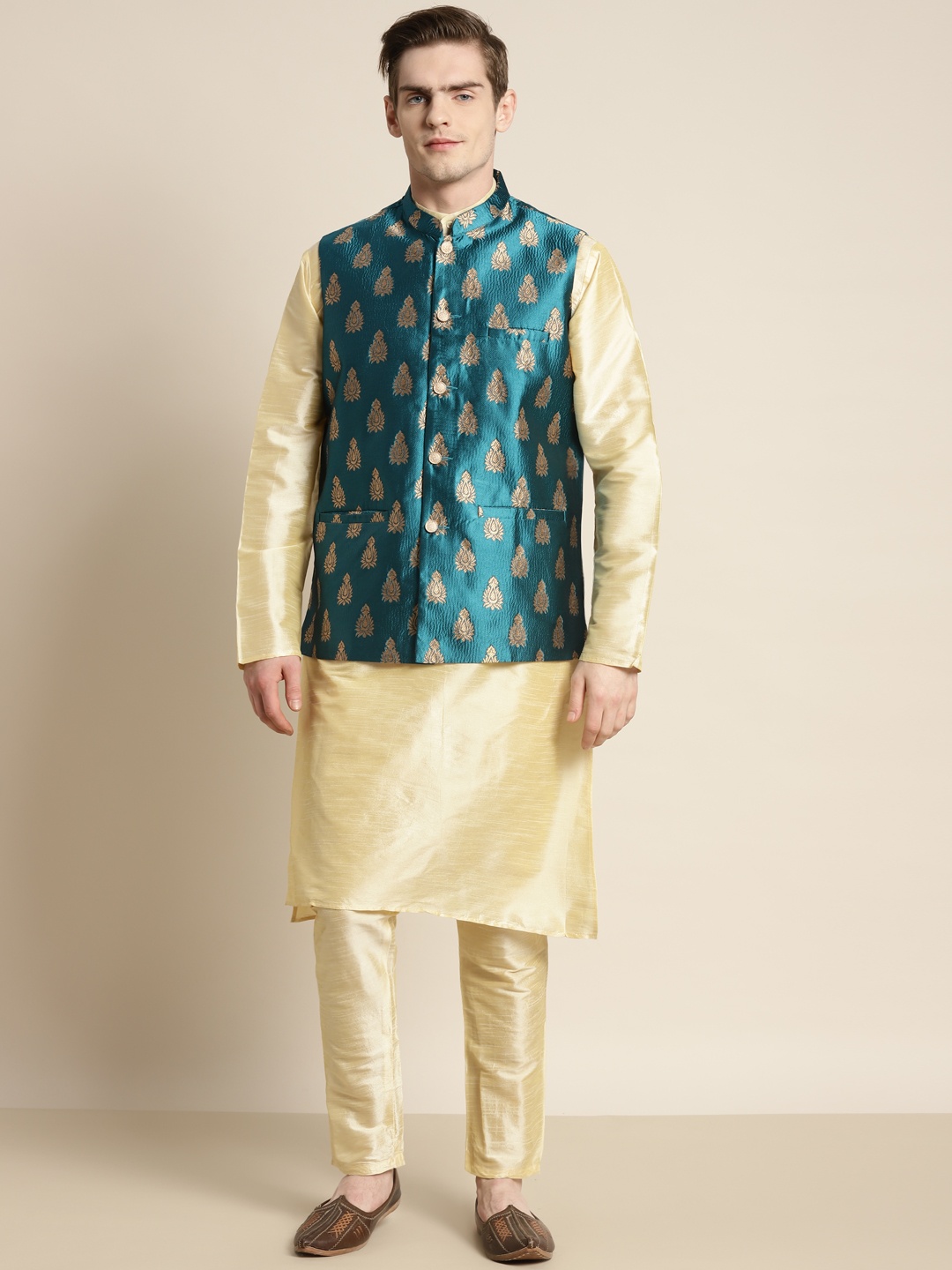 

SOJANYA Men Gold-Toned Ethnic Motifs Kurta with Churidar