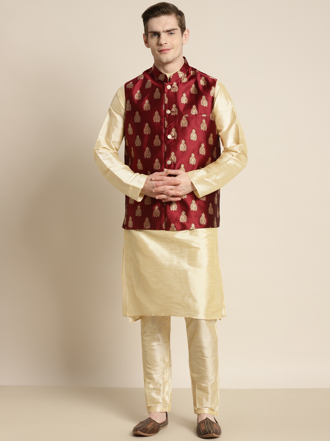 

SOJANYA Men Gold-Toned Ethnic Motifs Kurta with Churidar