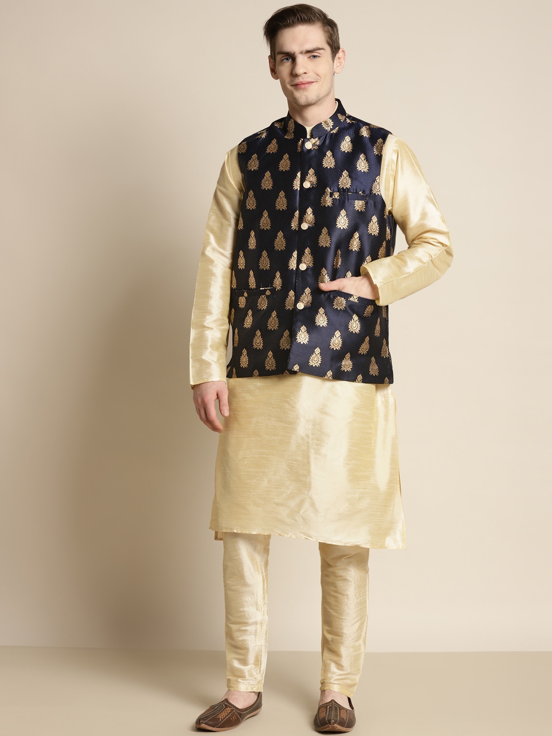 

SOJANYA Men Gold-Toned Ethnic Motifs Kurta with Churidar