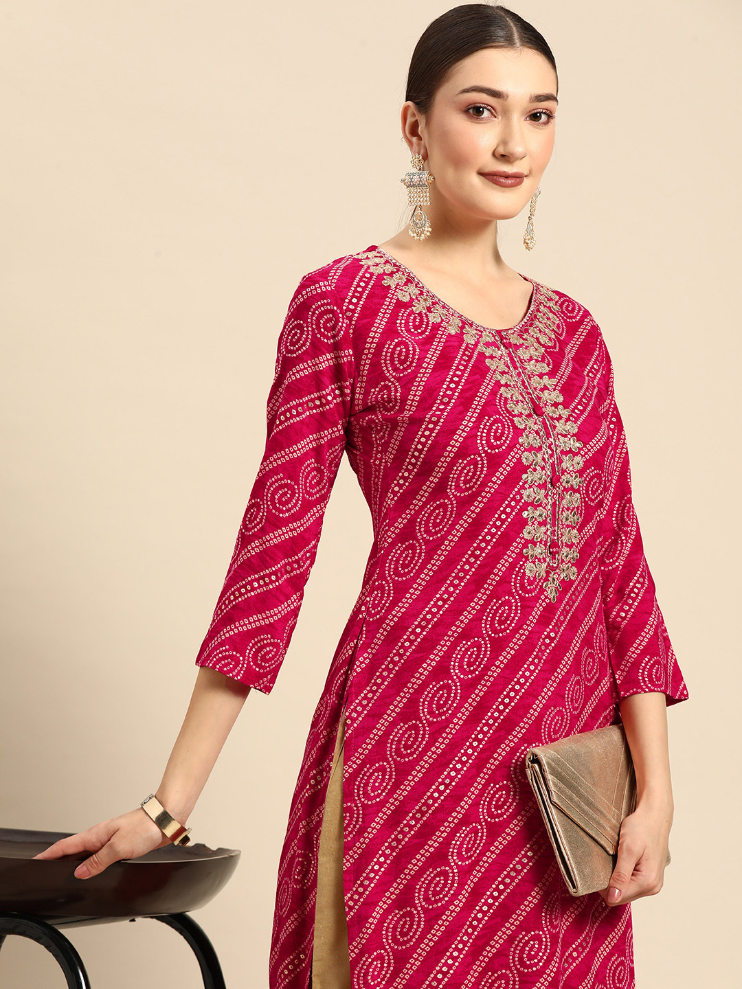 

Sangria Women Pink & White Bandhani Printed Mirror Work Embroidered Floral Kurta