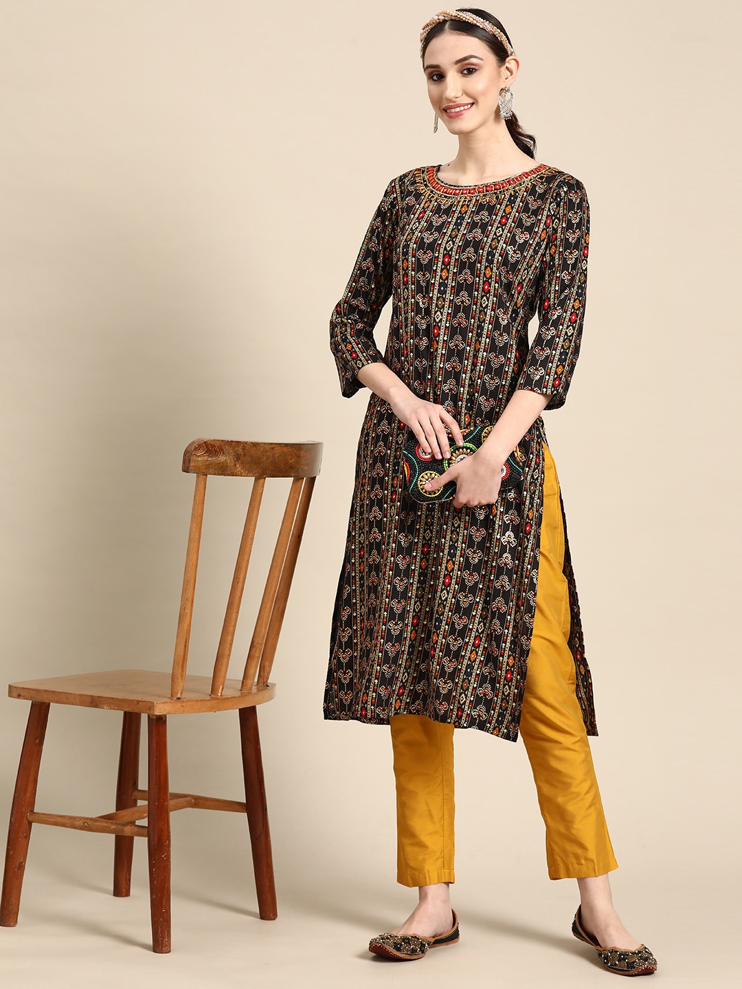 

Sangria Women Black Ethnic Motifs Embroidered Kurta