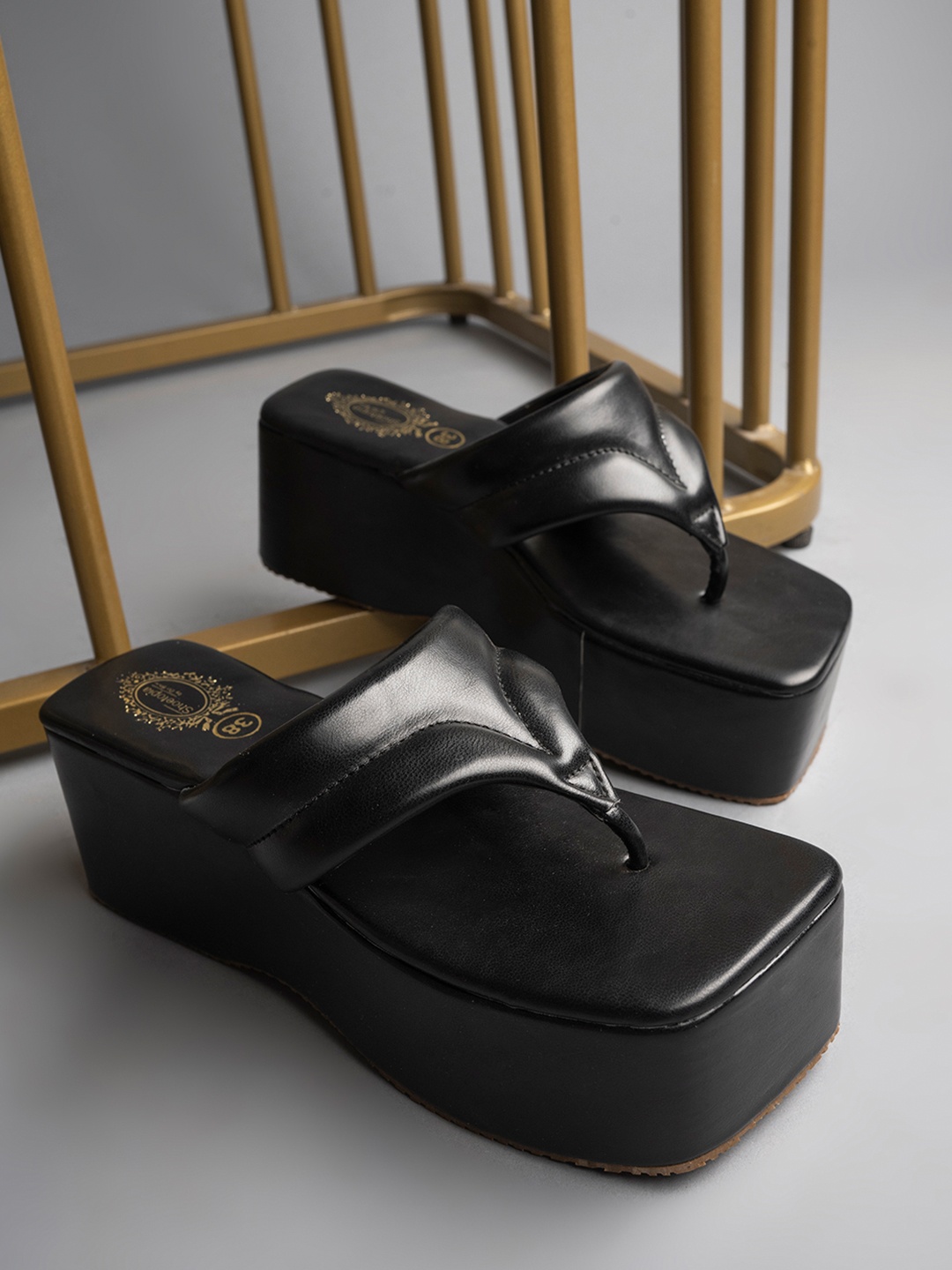 

Shoetopia Black Wedge Heels