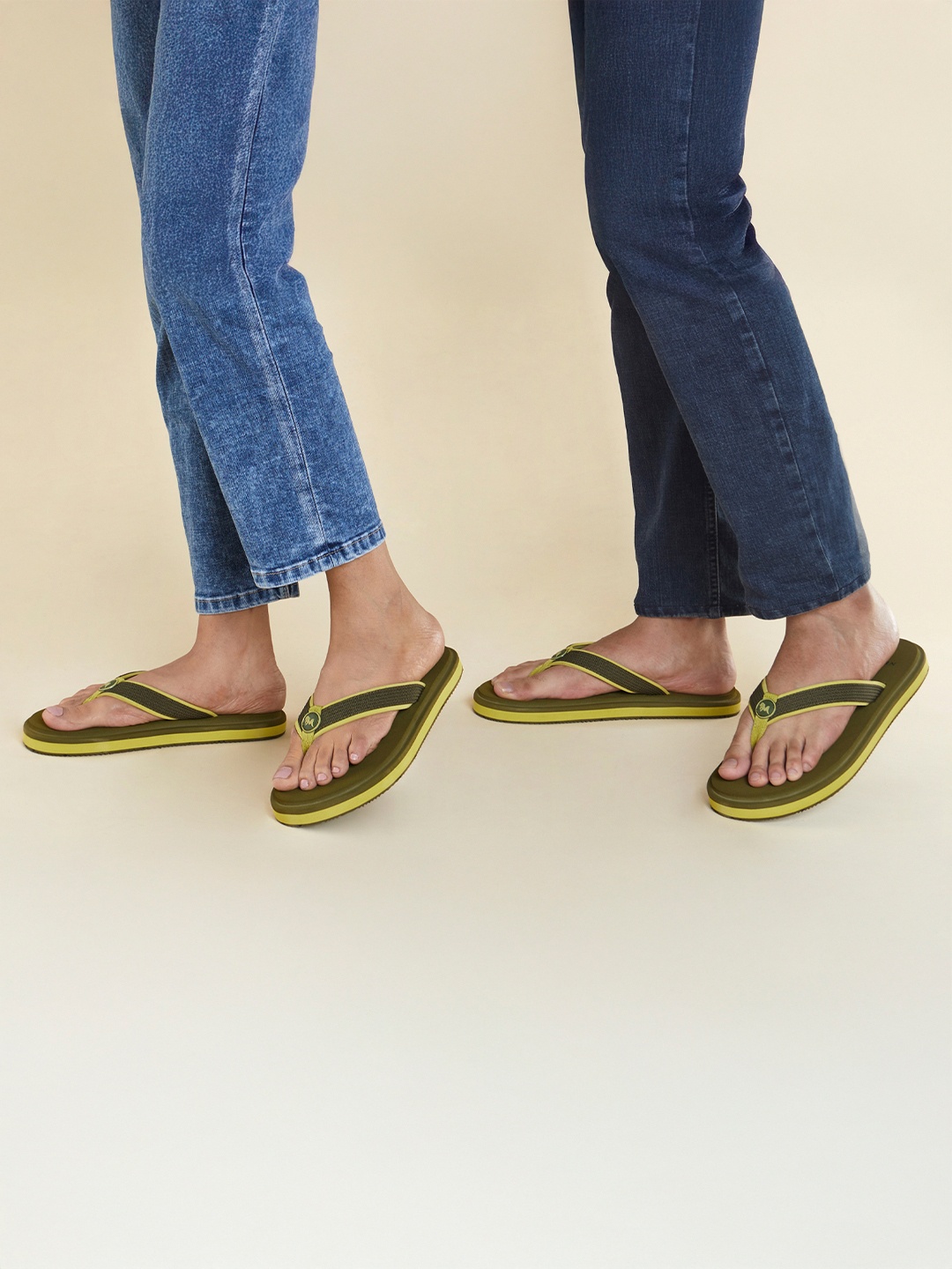

NEEMANS Unisex Green Rubber Thong Flip-Flops
