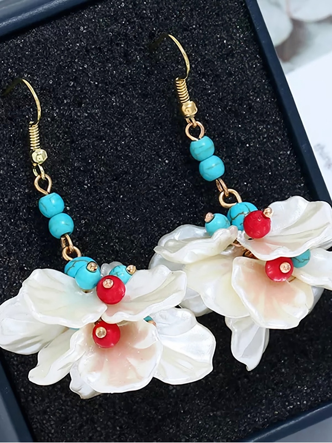 

AVANT-GARDE PARIS White & Red Floral Drop Earrings
