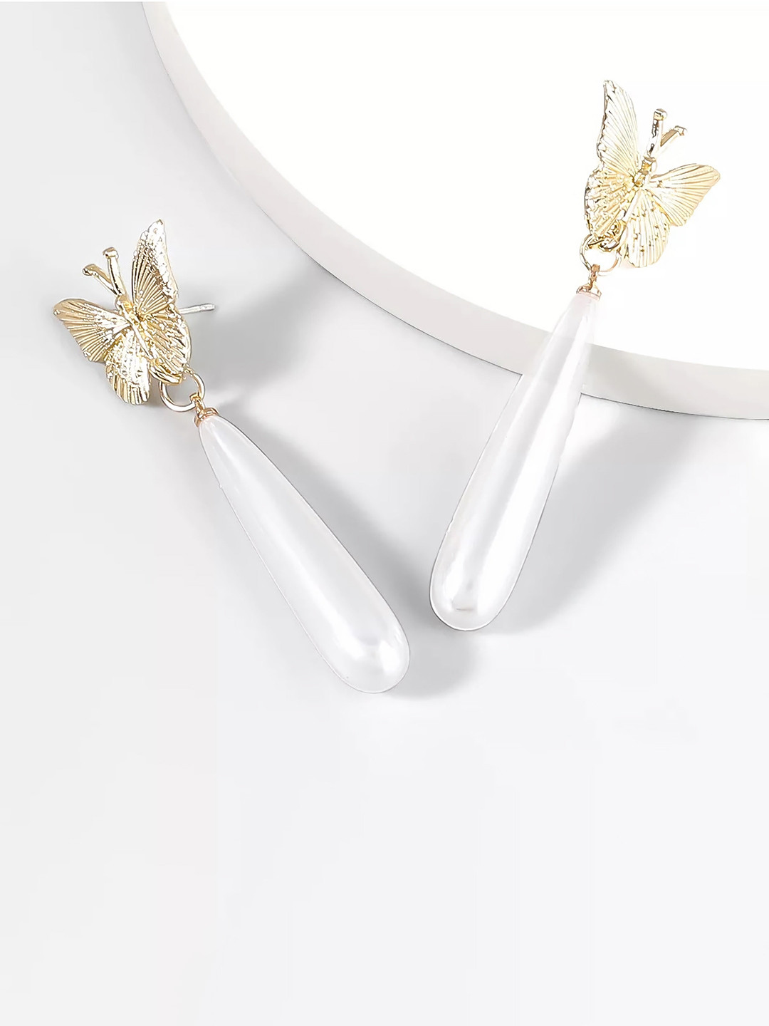 

AVANT-GARDE PARIS White & Gold-Toned Teardrop Shaped Drop Earrings