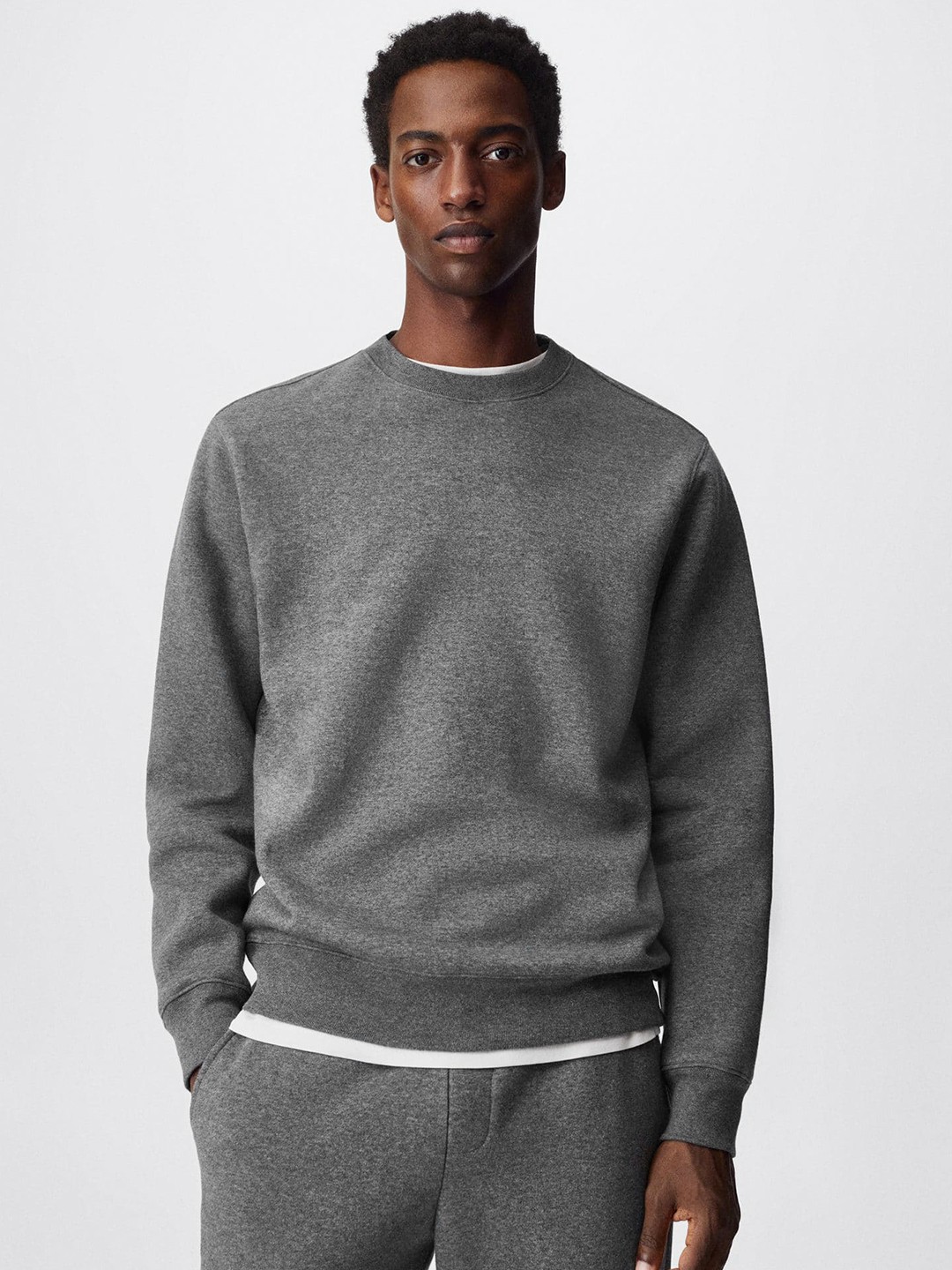 

MANGO MAN Grey Solid Sustainable Sweatshirt