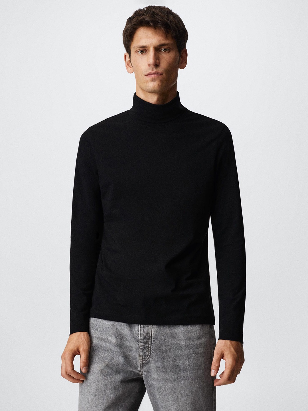 

MANGO MAN Men Black Solid Sustainable Turtle Neck T-shirt