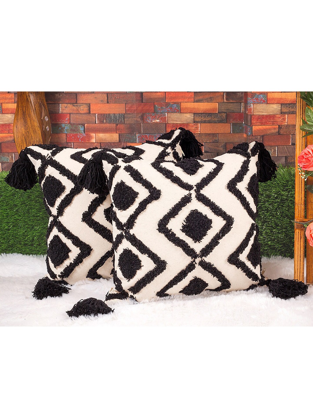 

KRAVIKA Black & White Cotton Set of 2 Geometric Square Cushion Covers