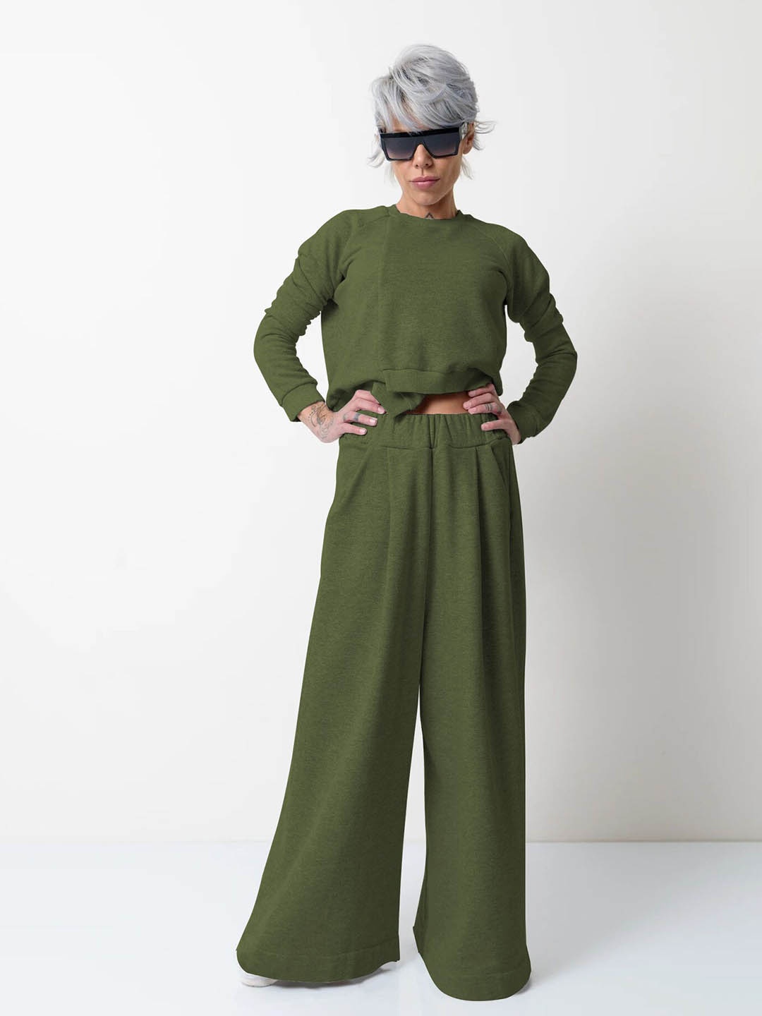 

StyleCast Women Solid T-Shirt & Palazzo, Green