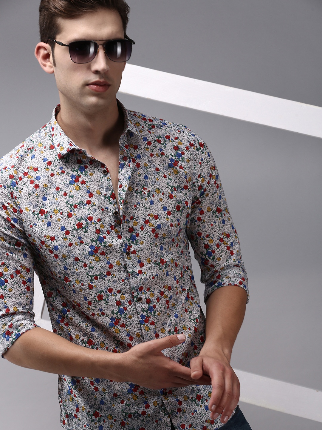

SHOWOFF Men Grey & Red Comfort Floral Printed Cotton Casual Shirt
