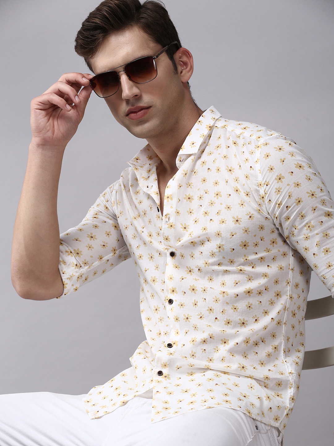

SHOWOFF Men Off White & Yellow Comfort Floral Printed Cotton Casual Shirt