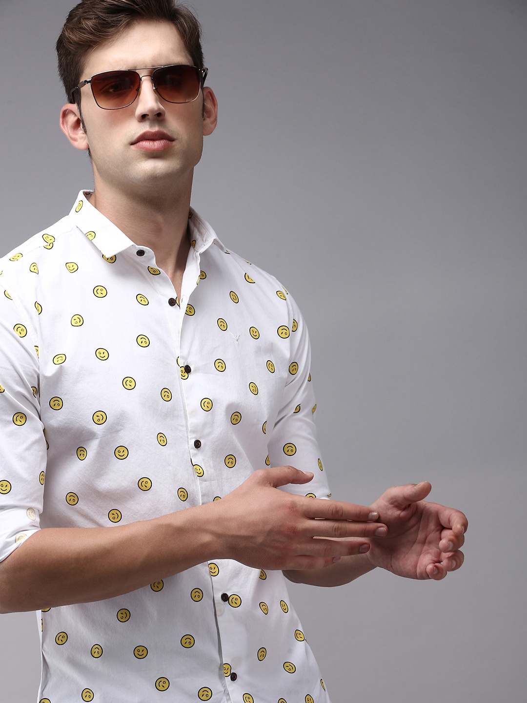 

SHOWOFF Men White Comfort Printed Cotton Casual Shirt