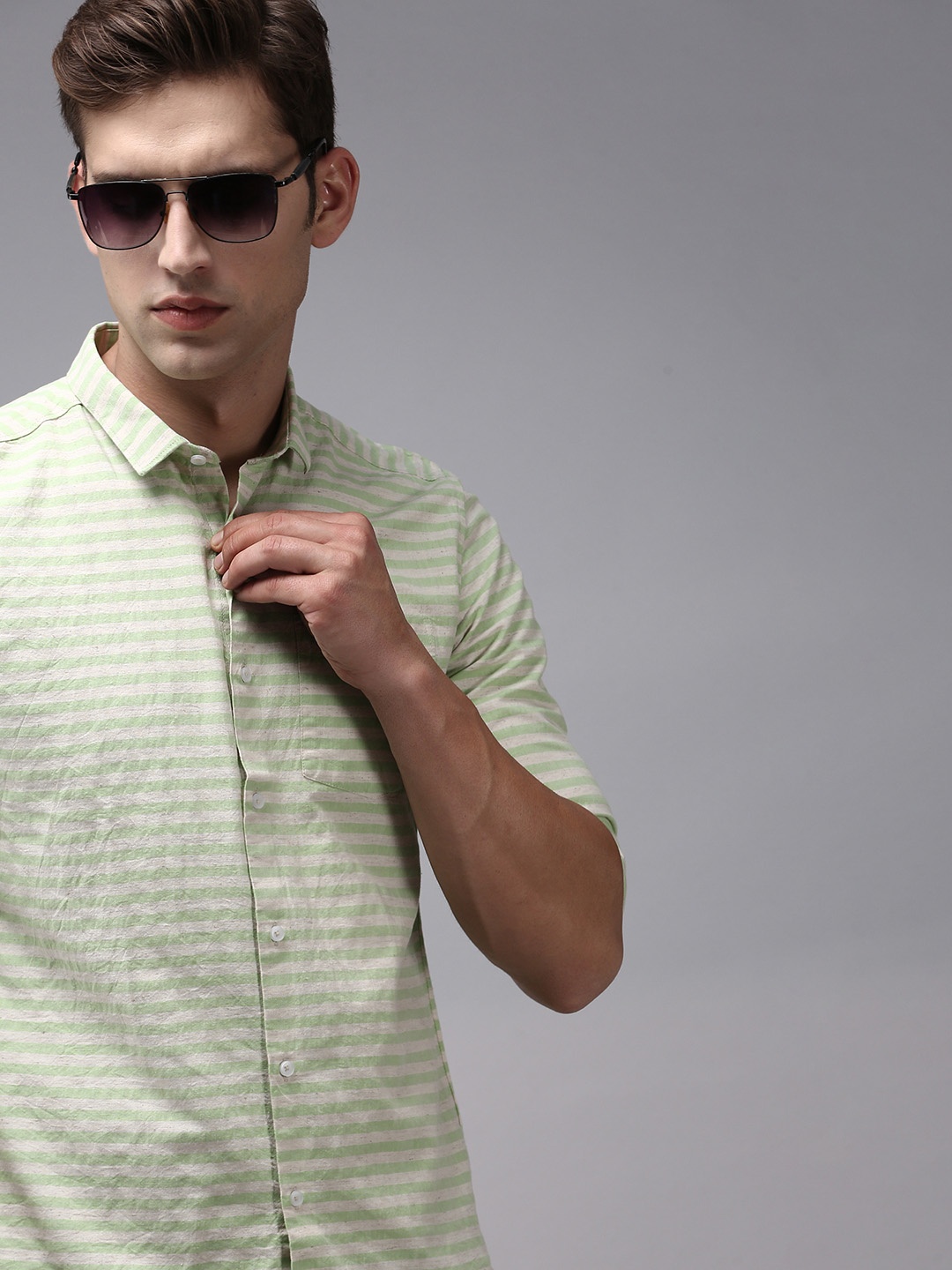 

SHOWOFF Men Green Classic Horizontal Striped Casual Shirt