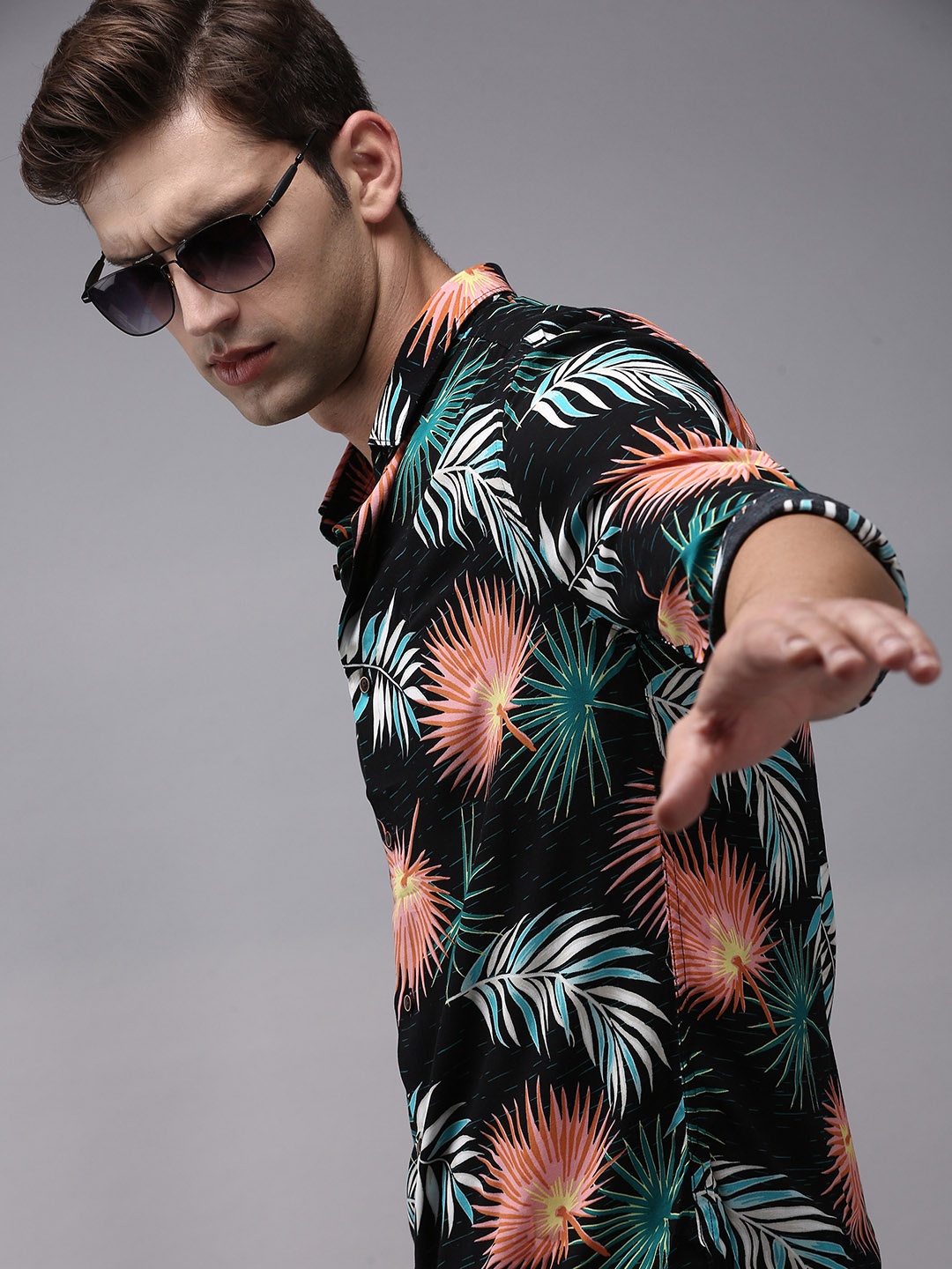 

SHOWOFF Men Black & Coral Comfort Floral Printed Cotton Casual Shirt