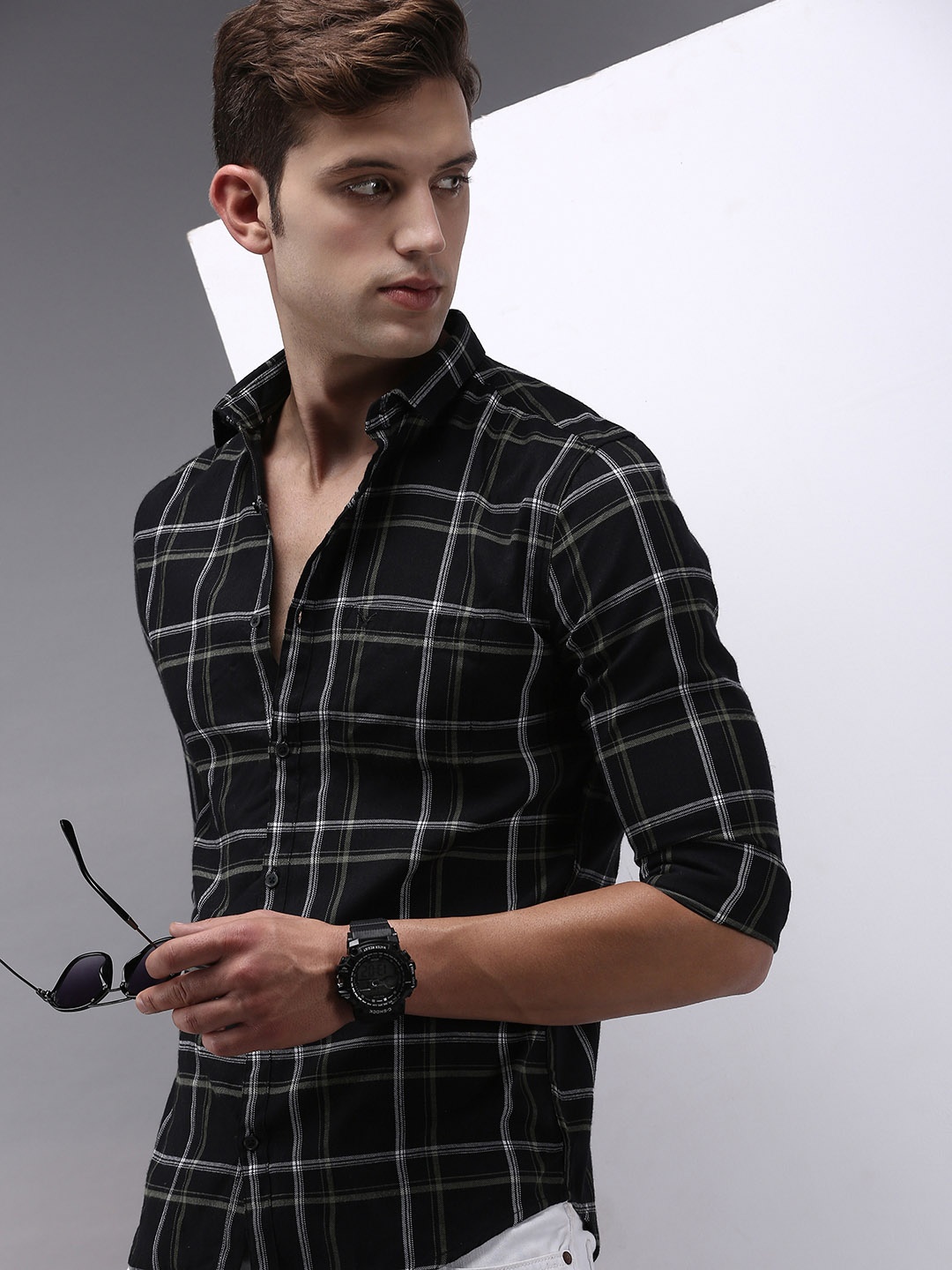 

SHOWOFF Men Black Comfort Windowpane Checked Cotton Casual Shirt