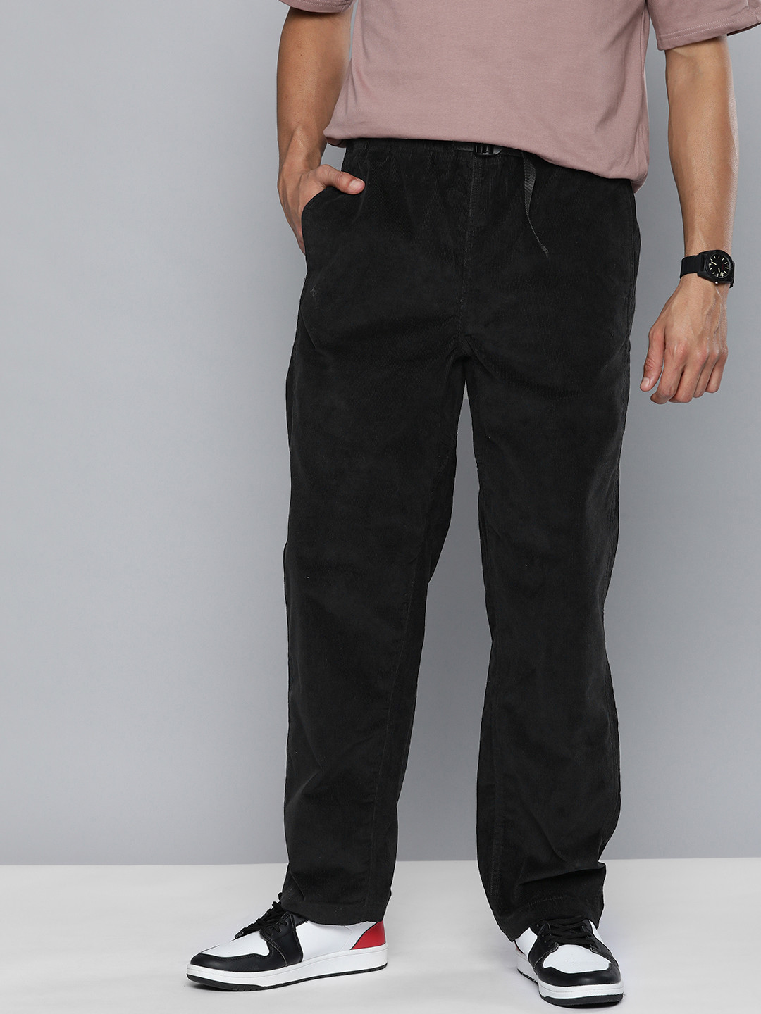 

Levis Men Solid Corduroy Trousers, Black