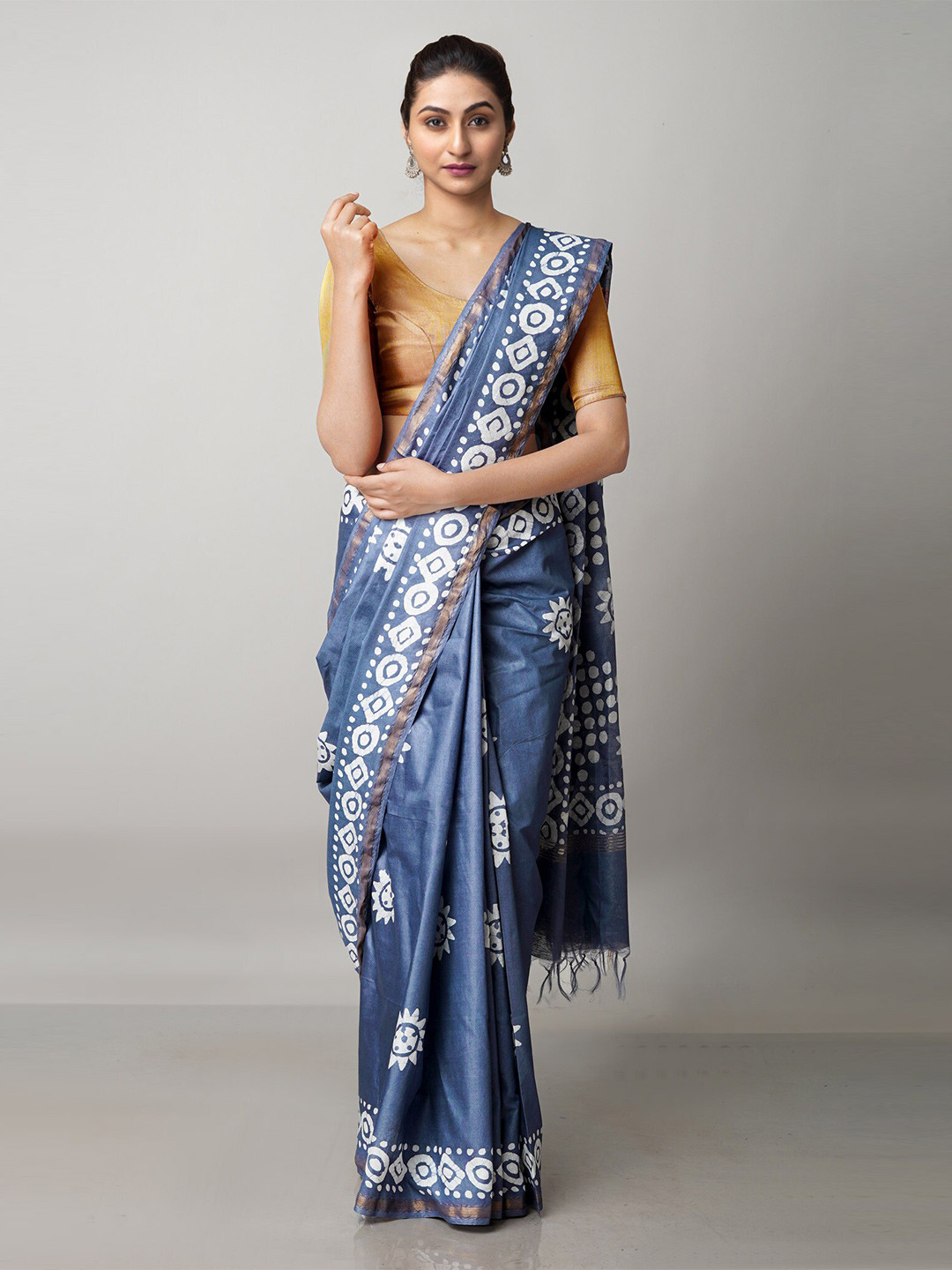 

Unnati Silks Grey & White Batik Pure Silk Handloom Chanderi Saree