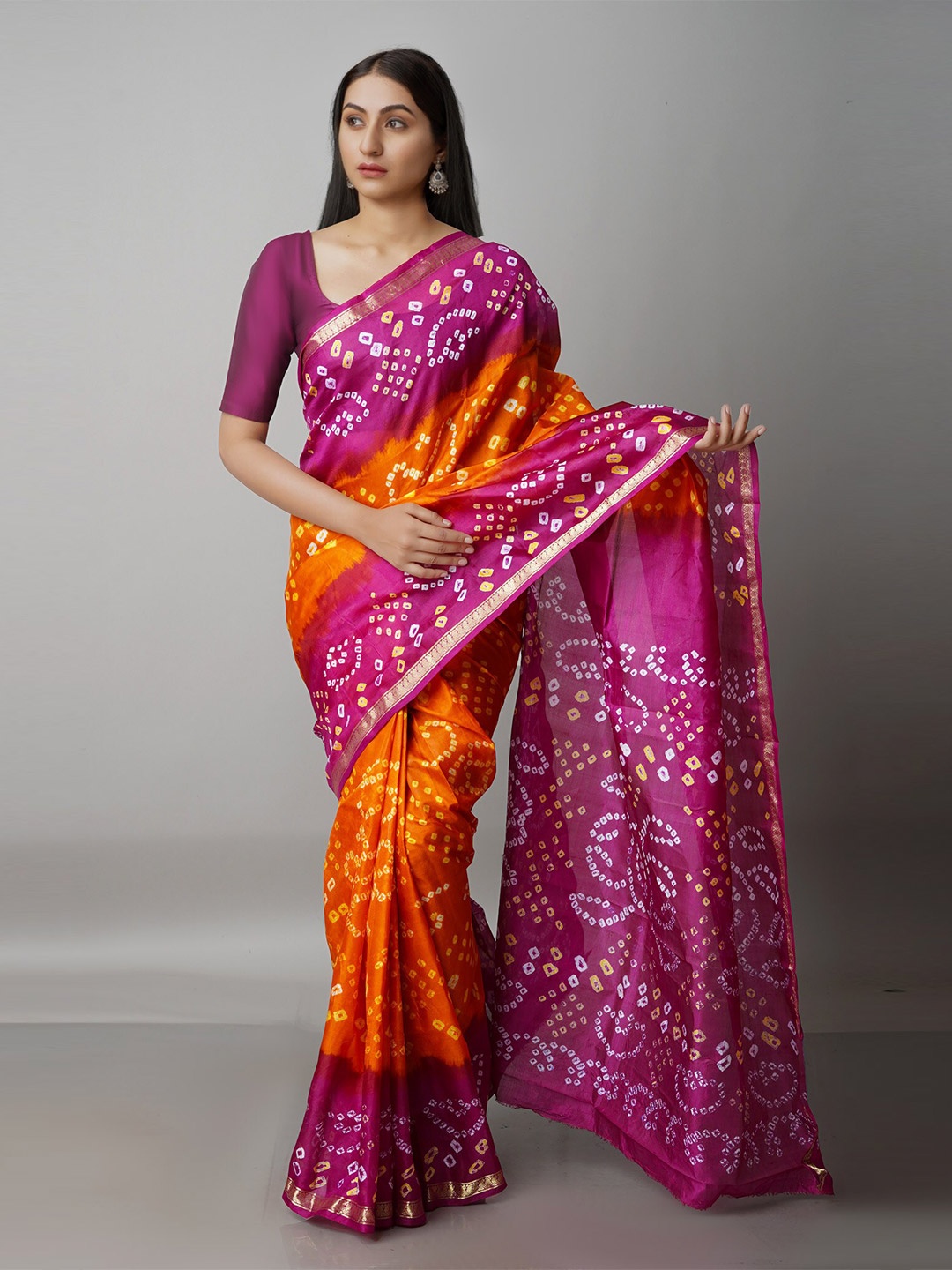 

Unnati Silks Rust & White Bandhani Pure Silk Handloom Bandhani Saree