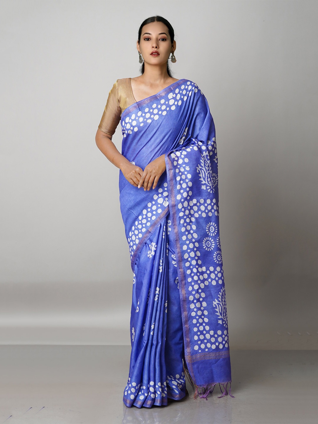 

Unnati Silks Blue & Silver-Toned Batik Pure Silk Handloom Chanderi Saree
