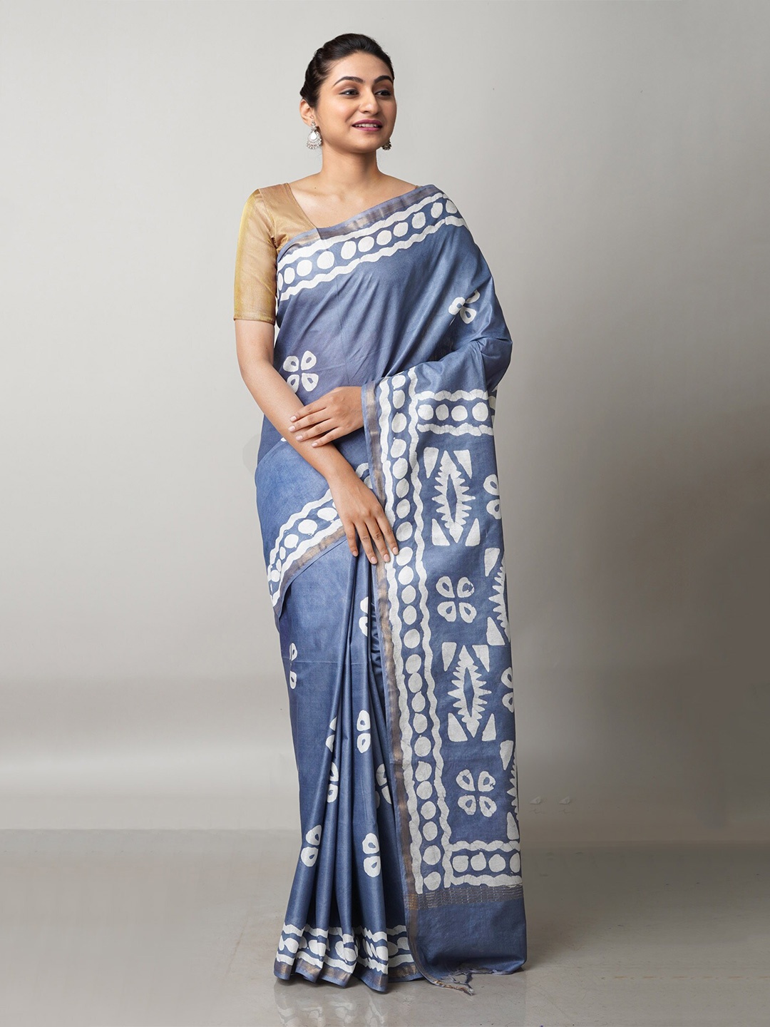 

Unnati Silks Grey & White Batik Pure Silk Handloom Chanderi Saree