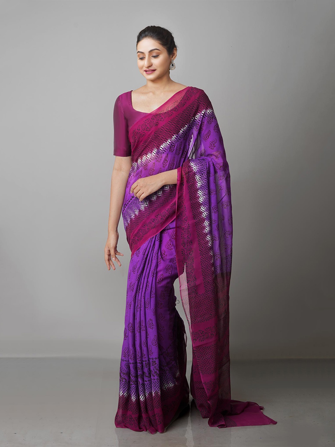 

Unnati Silks Purple & White Ethnic Motifs Block Print Saree