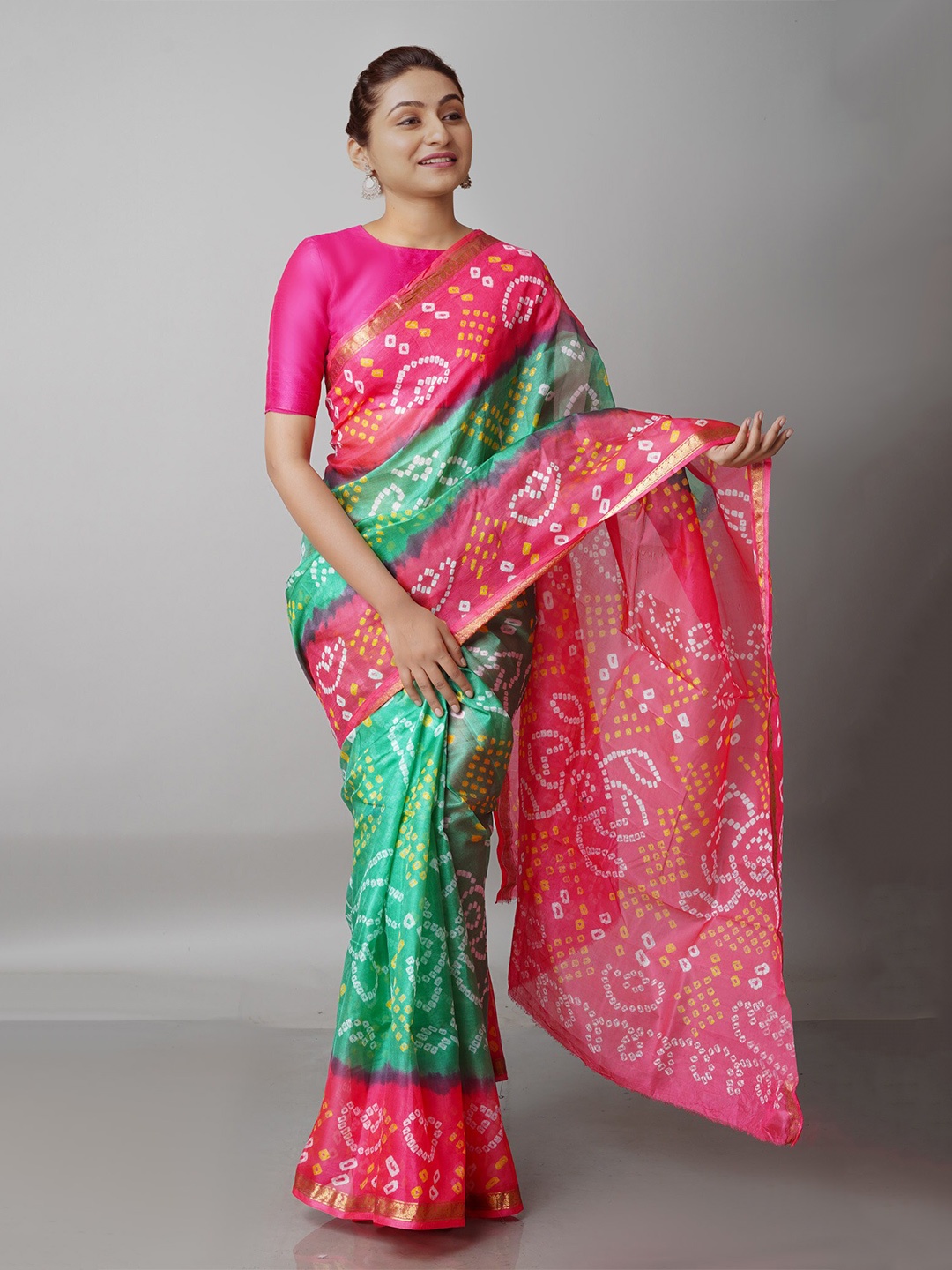 

Unnati Silks Green & Pink Bandhani Pure Silk Handloom Bandhani Saree