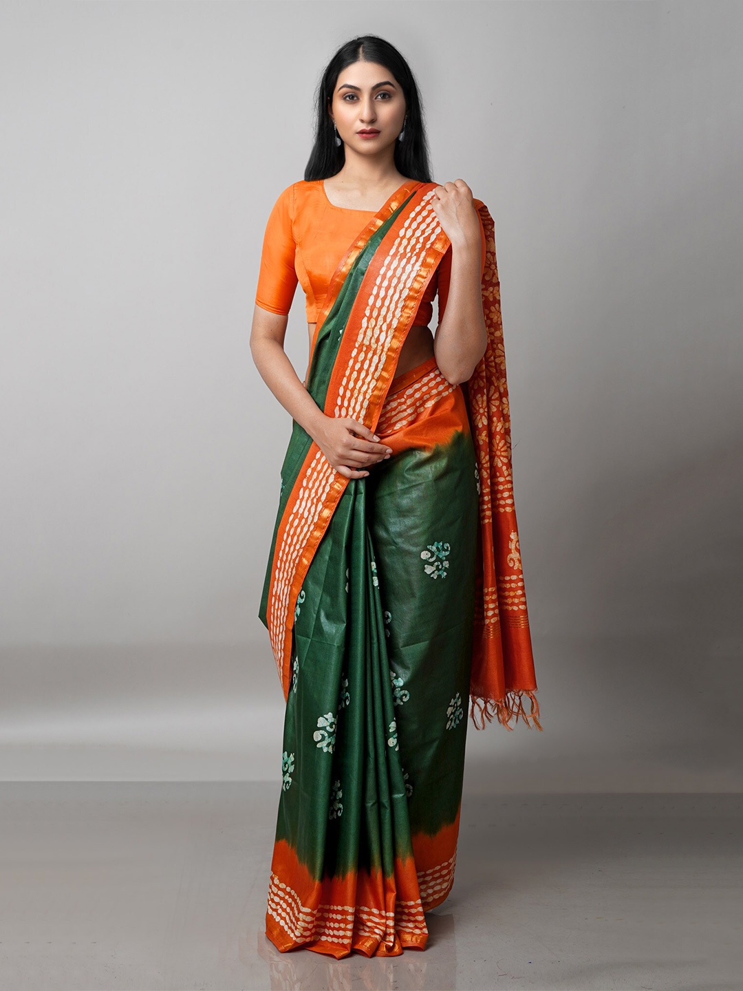

Unnati Silks Green & Orange Batik Pure Silk Handloom Chanderi Saree