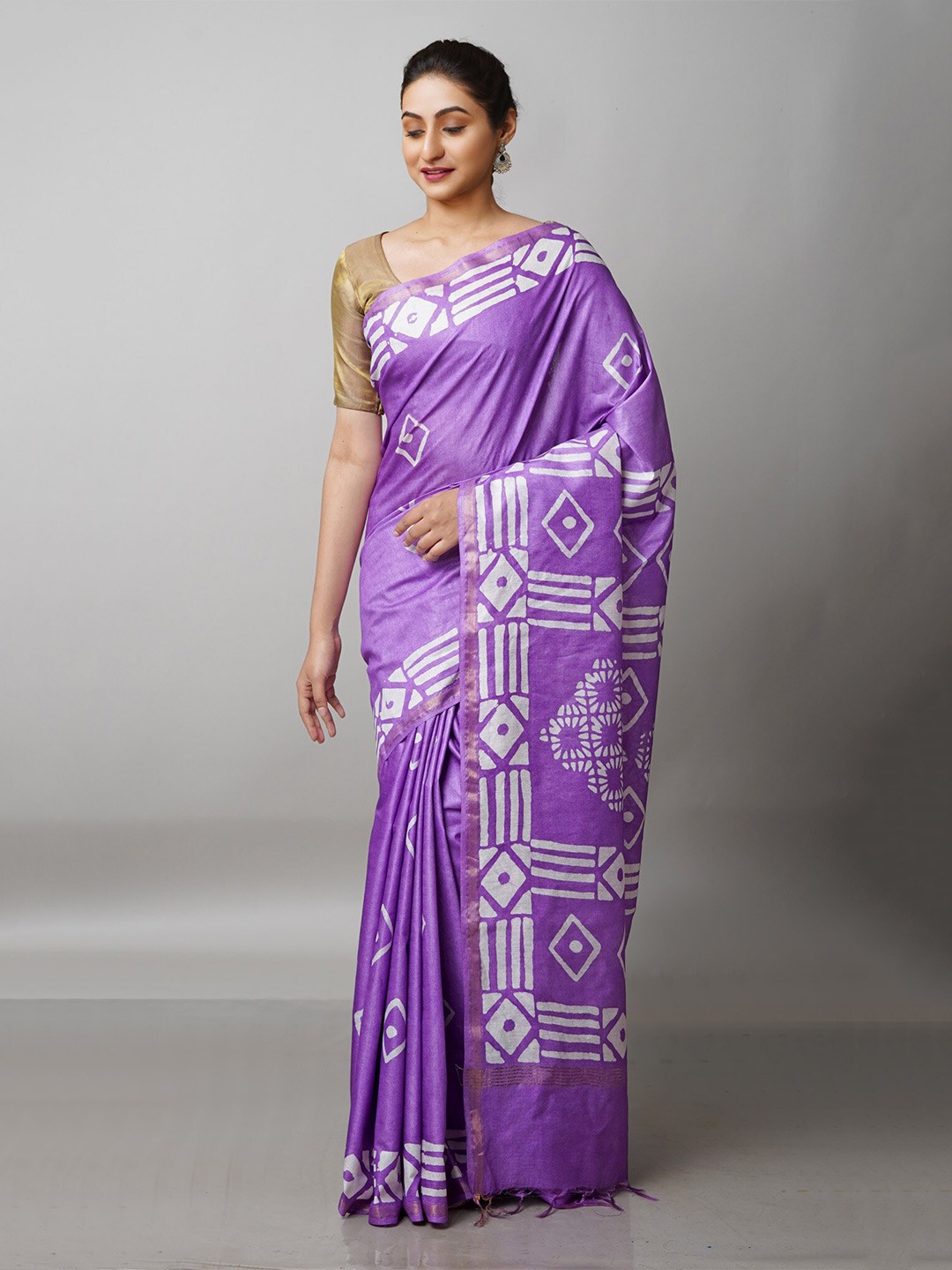

Unnati Silks Lavender & White Batik Pure Silk Handloom Chanderi Saree