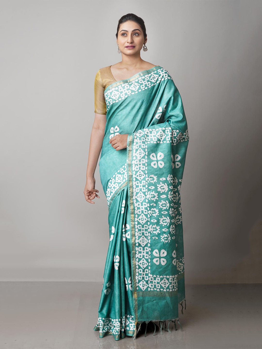 

Unnati Silks Sea Green & Silver-Toned Batik Pure Silk Handloom Chanderi Saree