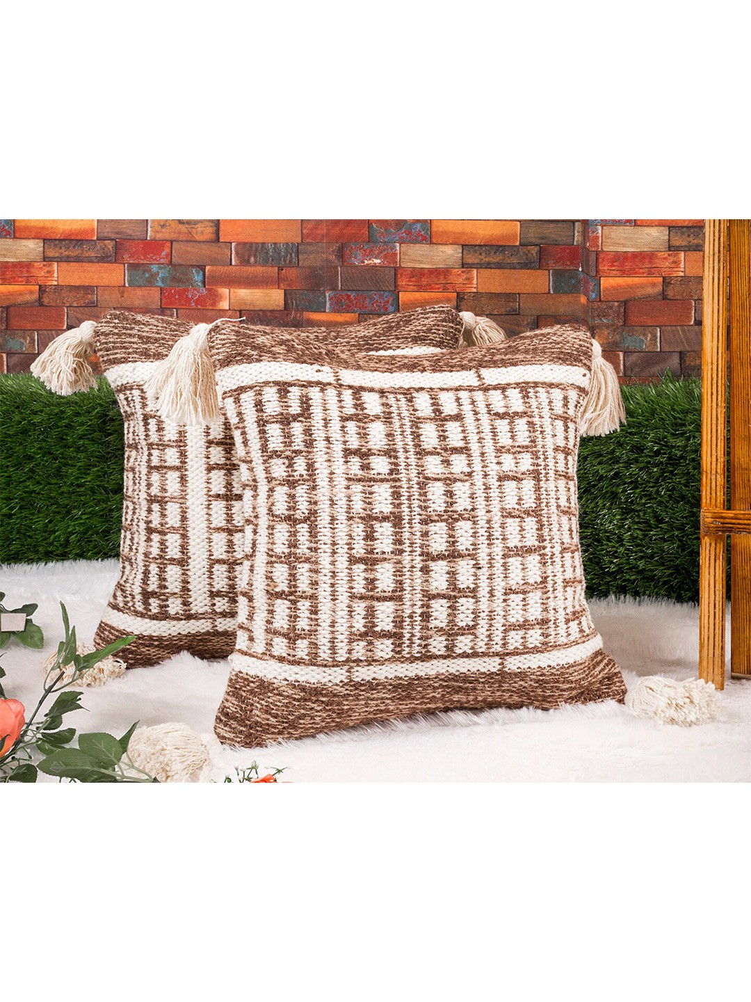 

KRAVIKA Brown & Off White Cotton Set of 2 Geometric Square Cushion Covers