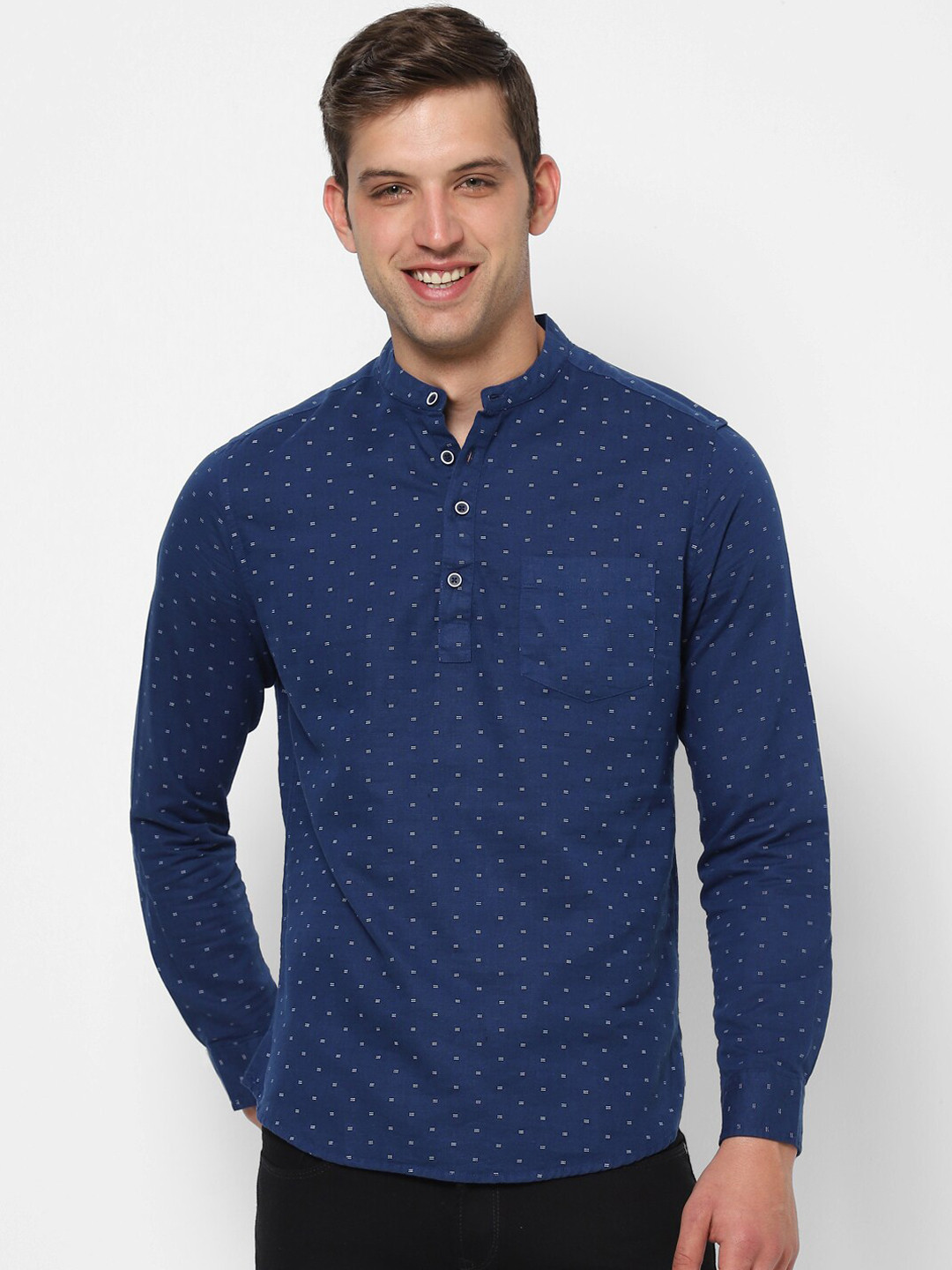

VASTRADO Geometric Printed Short Kurta, Navy blue