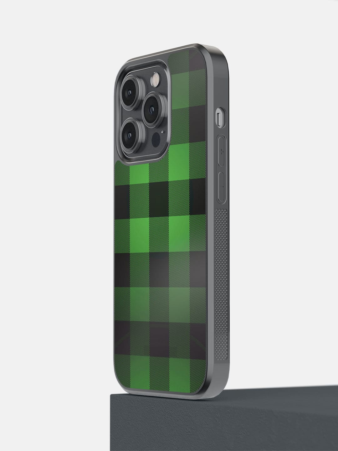 

macmerise Green Checkmate Printed iPhone 14 Pro Bumper Case