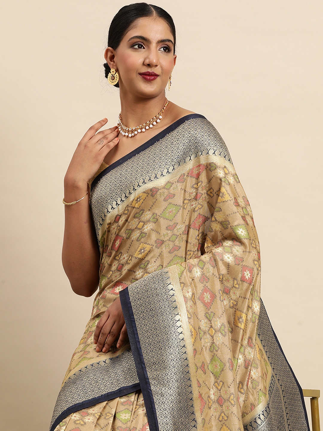 

SANGAM PRINTS Printed Pure Silk Saree, Beige