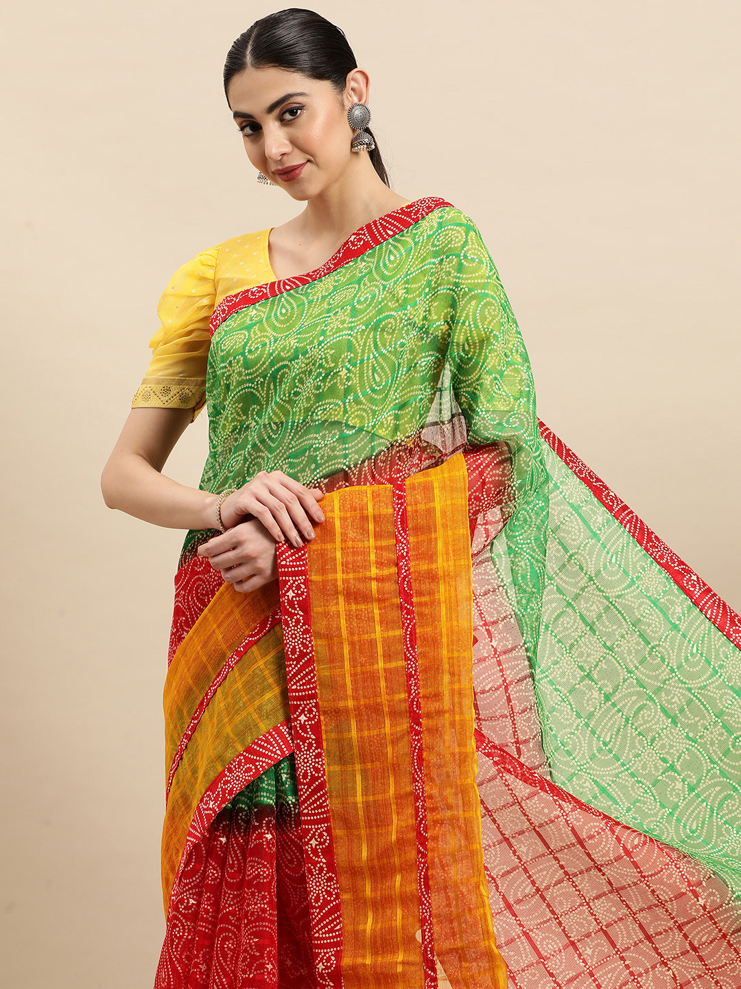 

SANGAM PRINTS Bandhani Silk Blend Saree, Green
