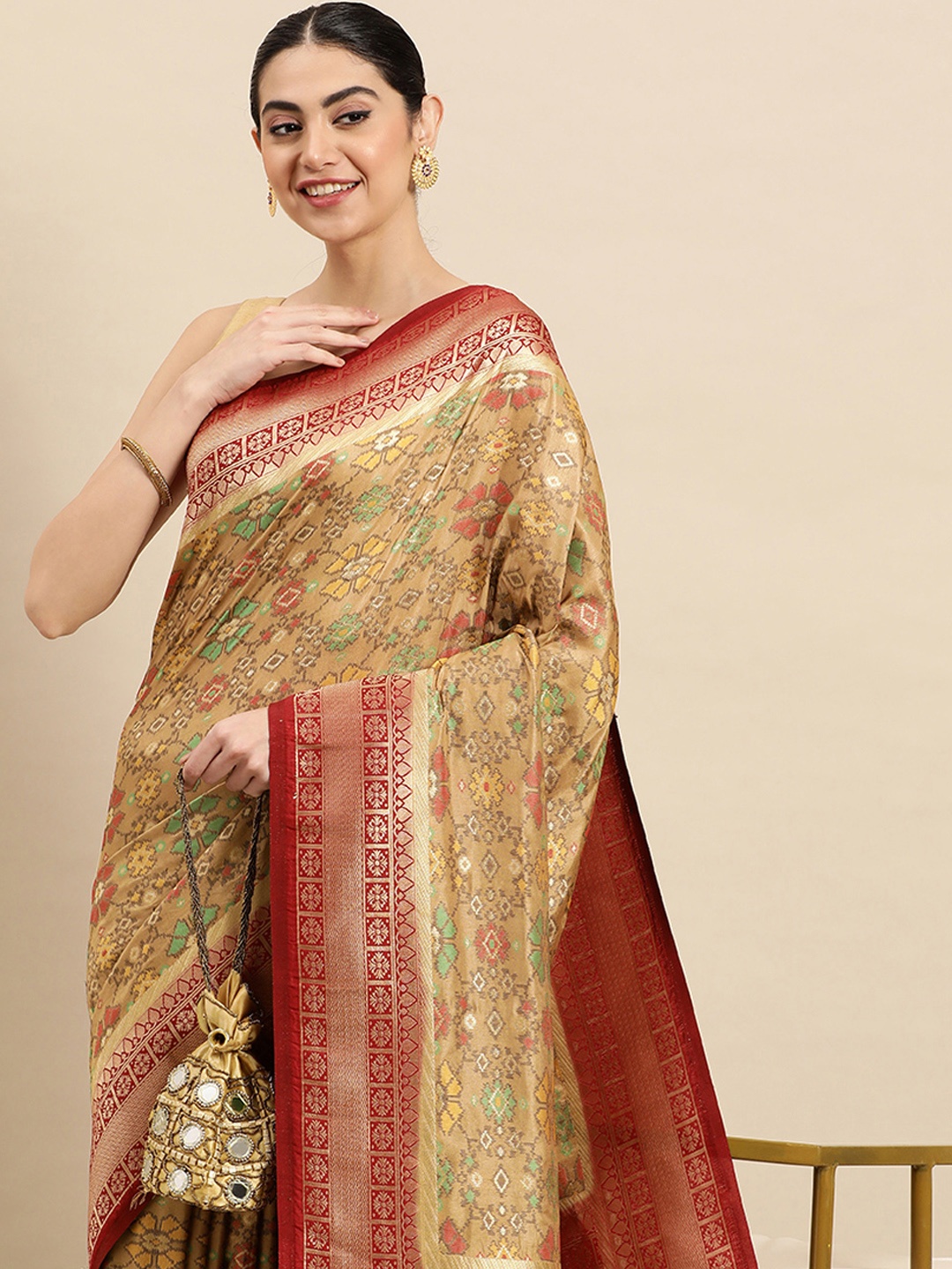 

SANGAM PRINTS Floral Zari Pure Silk Saree, Beige