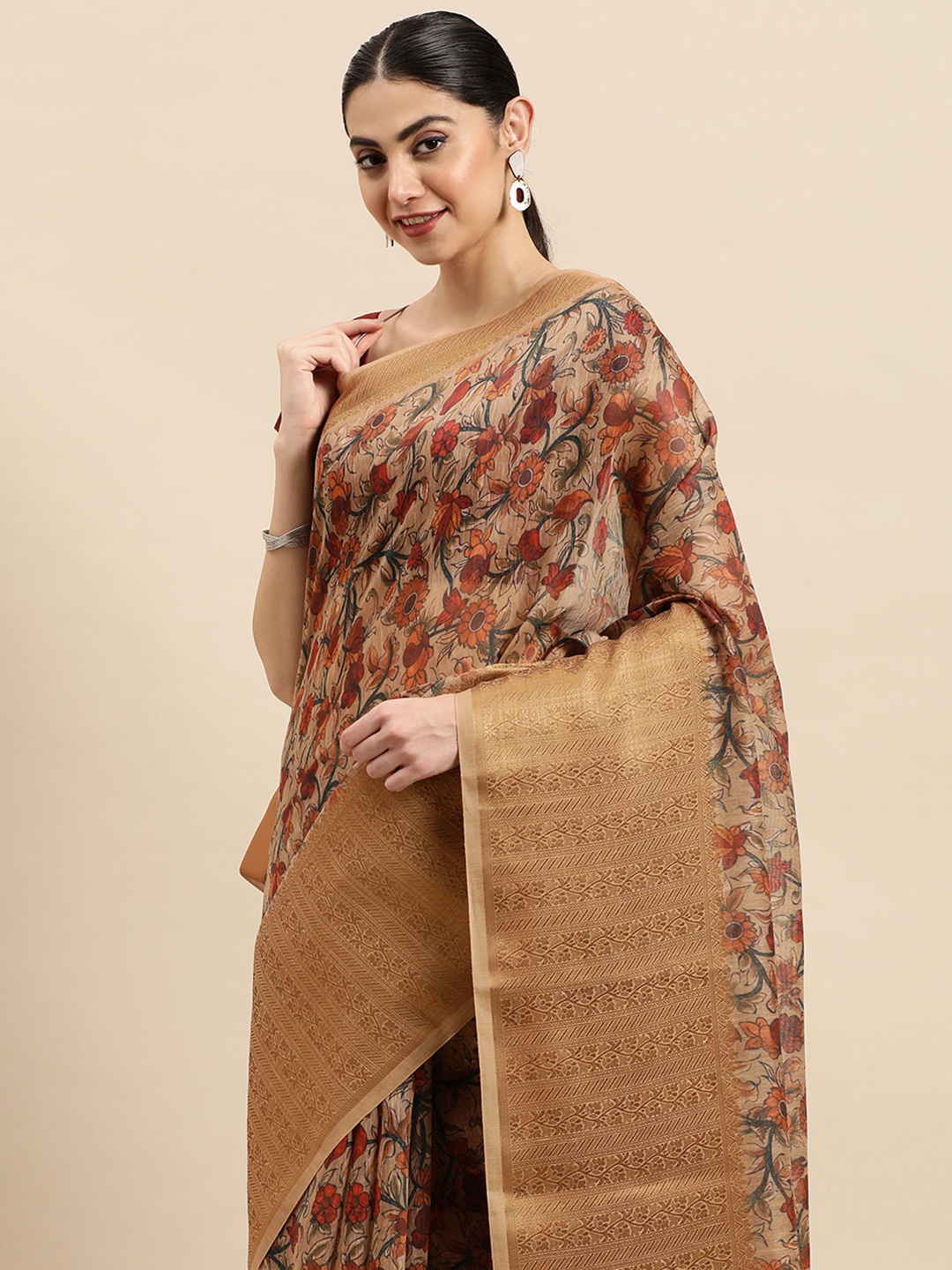 

SANGAM PRINTS Floral Zari Linen Blend Saree, Beige